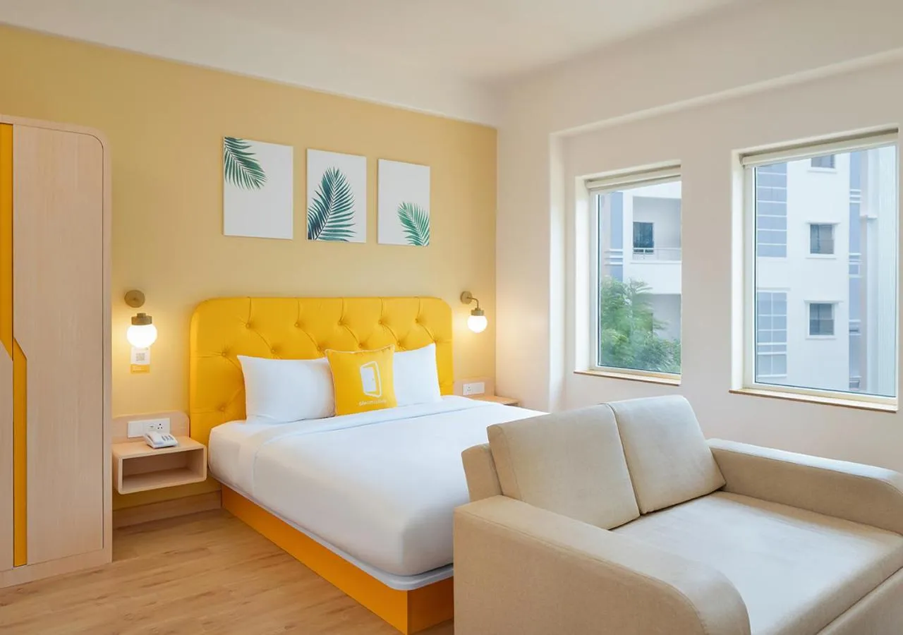 View (from property/room), Bed in Bloom Hotel - DLF Cyber City