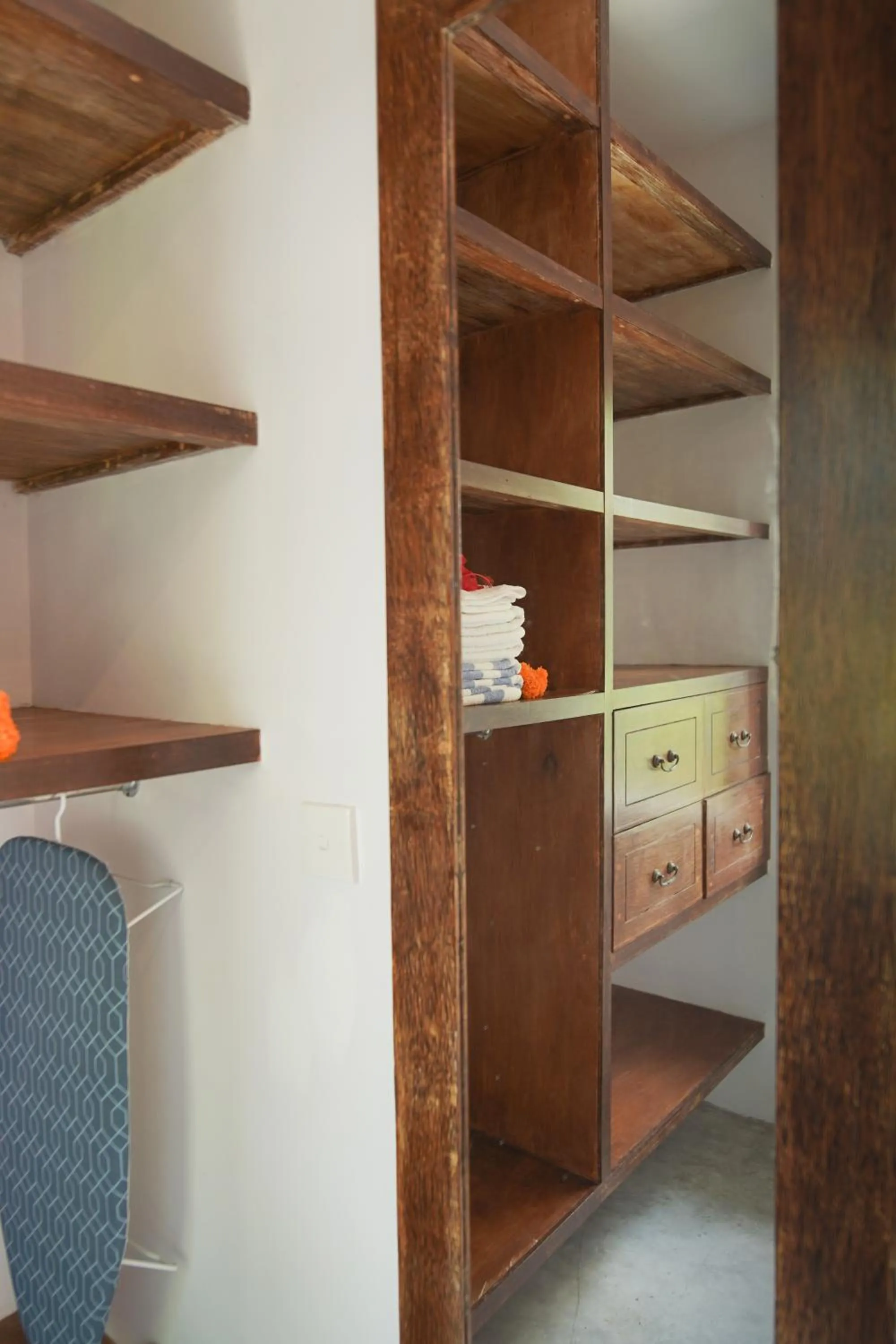 wardrobe in Villa Sujati