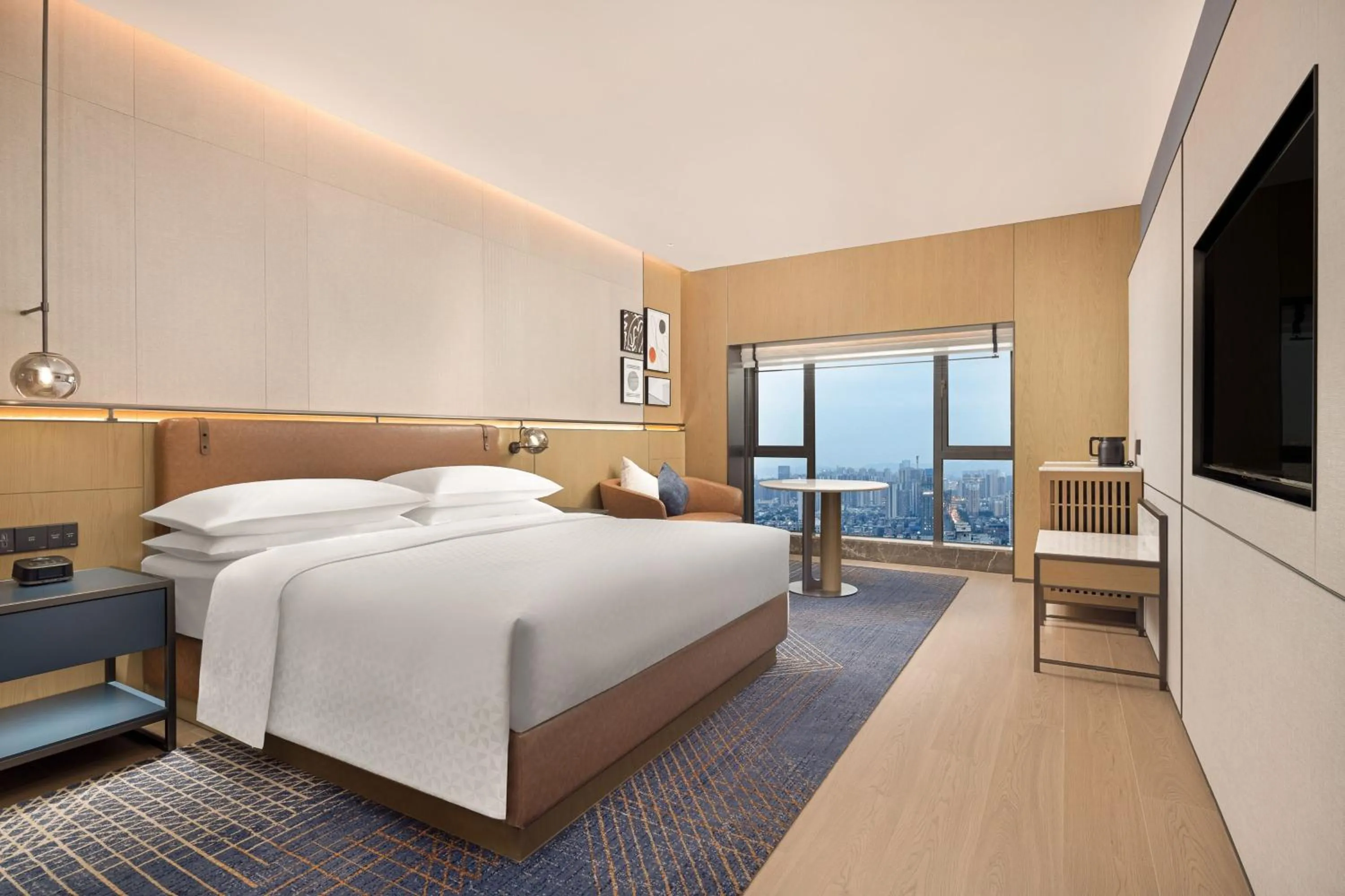 Photo of the whole room, Bed in Four Points by Sheraton Chengdu, Chunxi Road