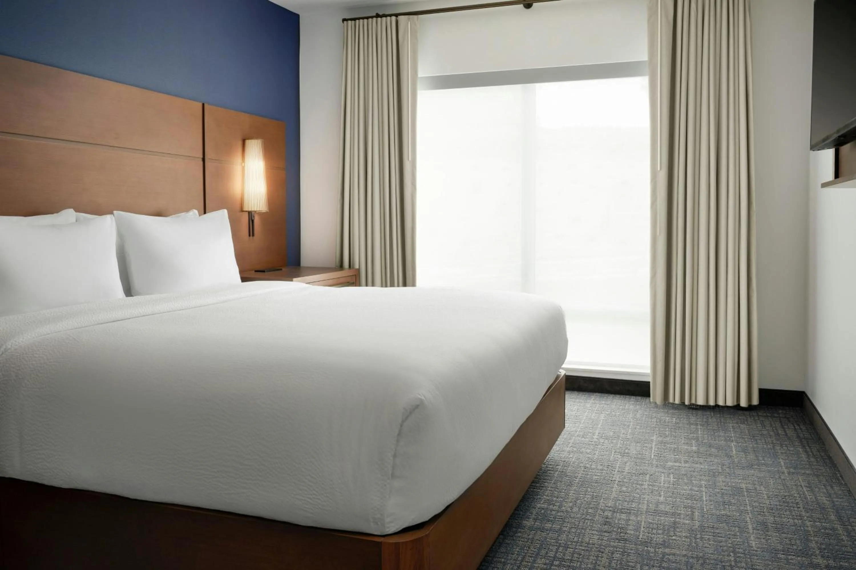 Bedroom, Bed in Residence Inn by Marriott Ventura Beach