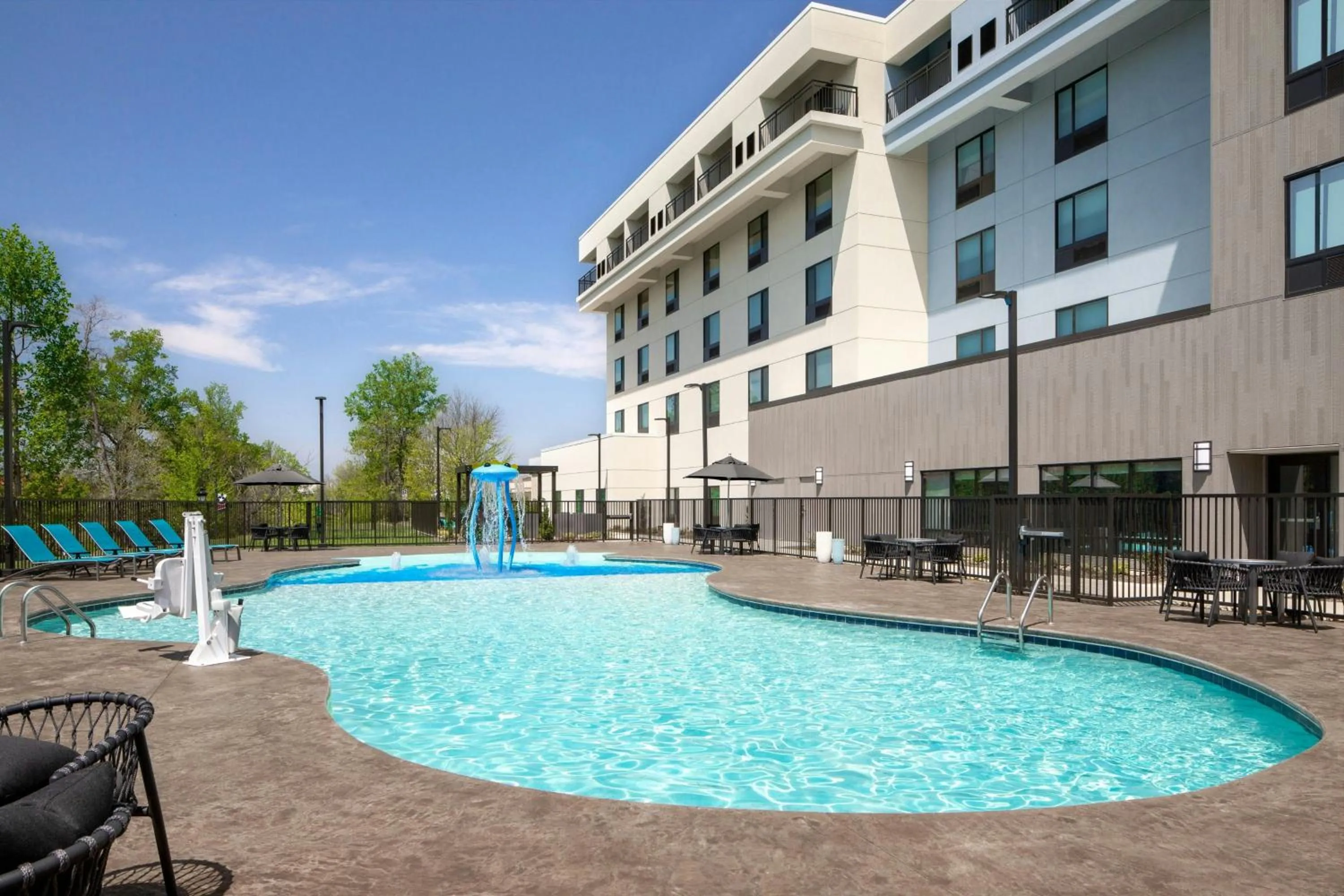 Swimming pool in TownePlace Suites Pigeon Forge