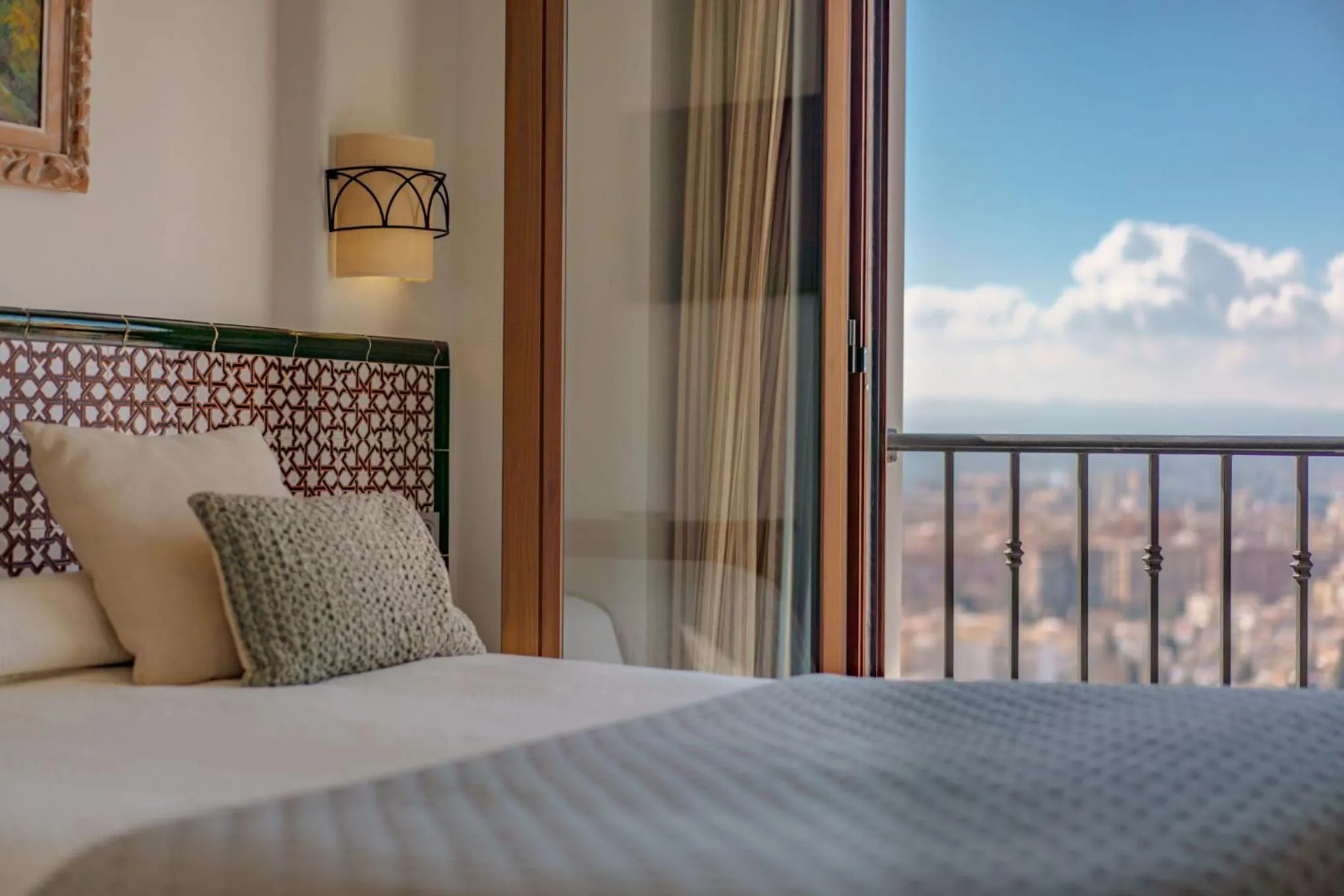 View (from property/room), Bed in Hotel Mirador Arabeluj