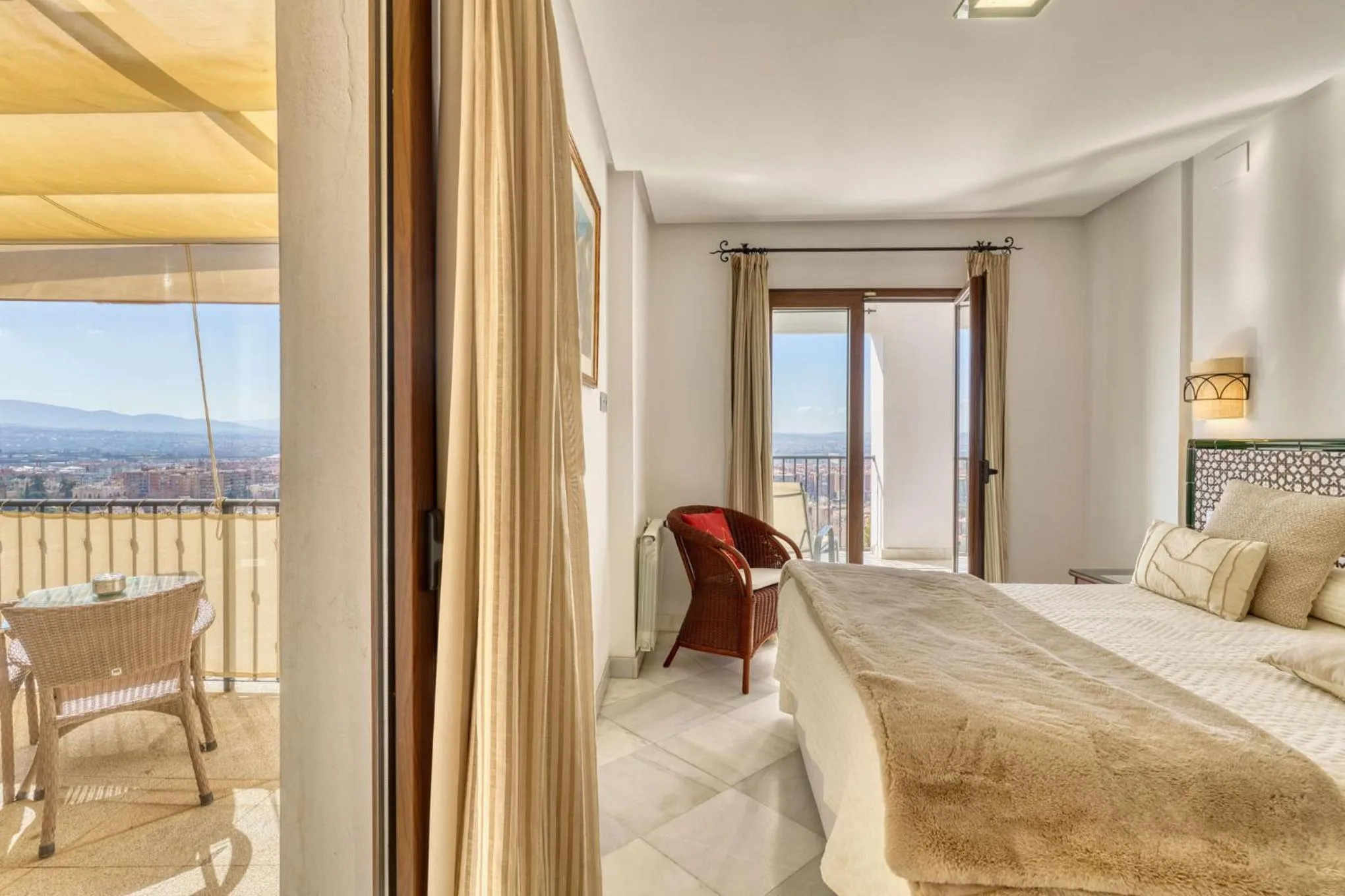 View (from property/room), Bed in Hotel Mirador Arabeluj