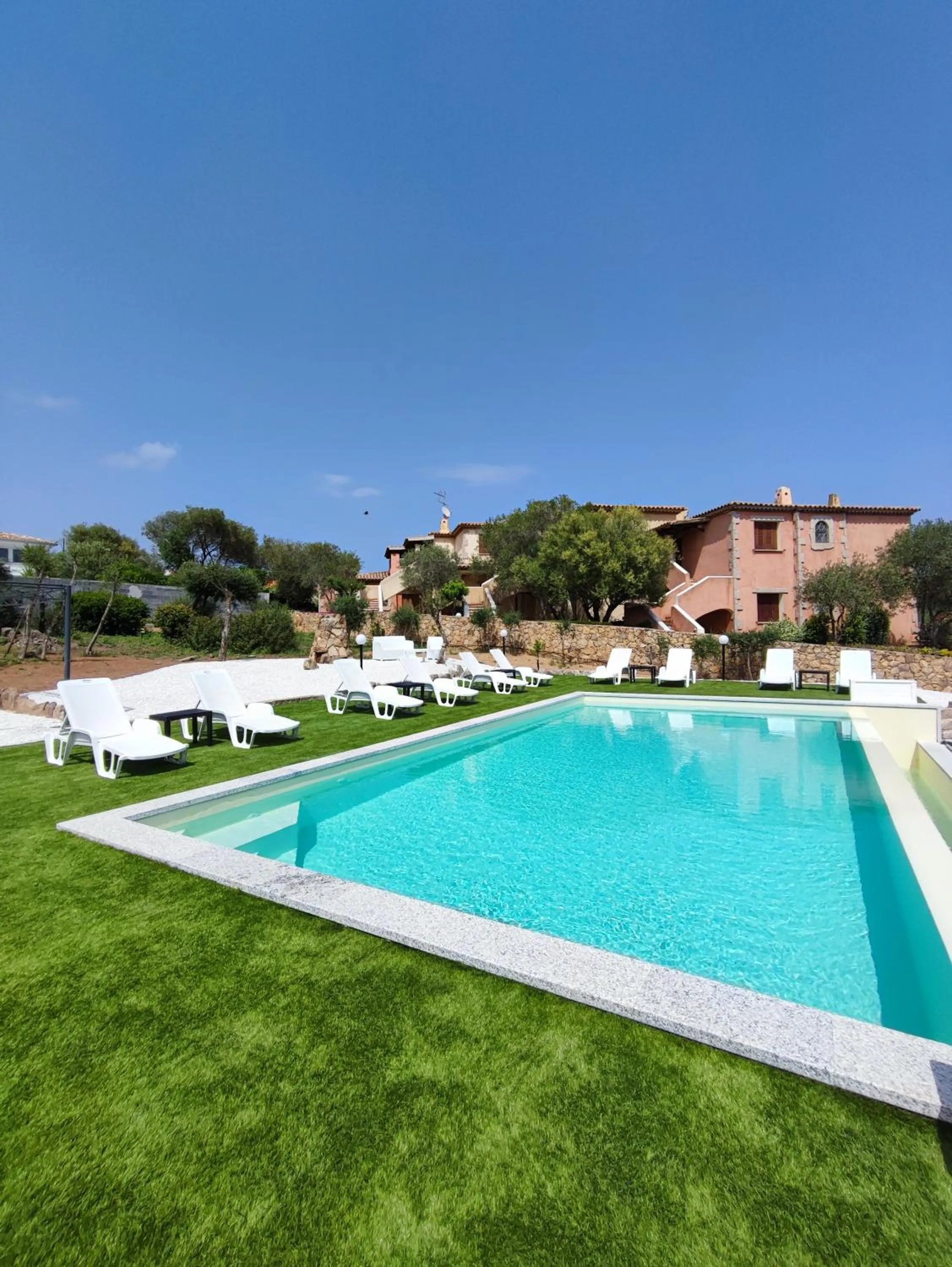 Pool view in Antica Isola