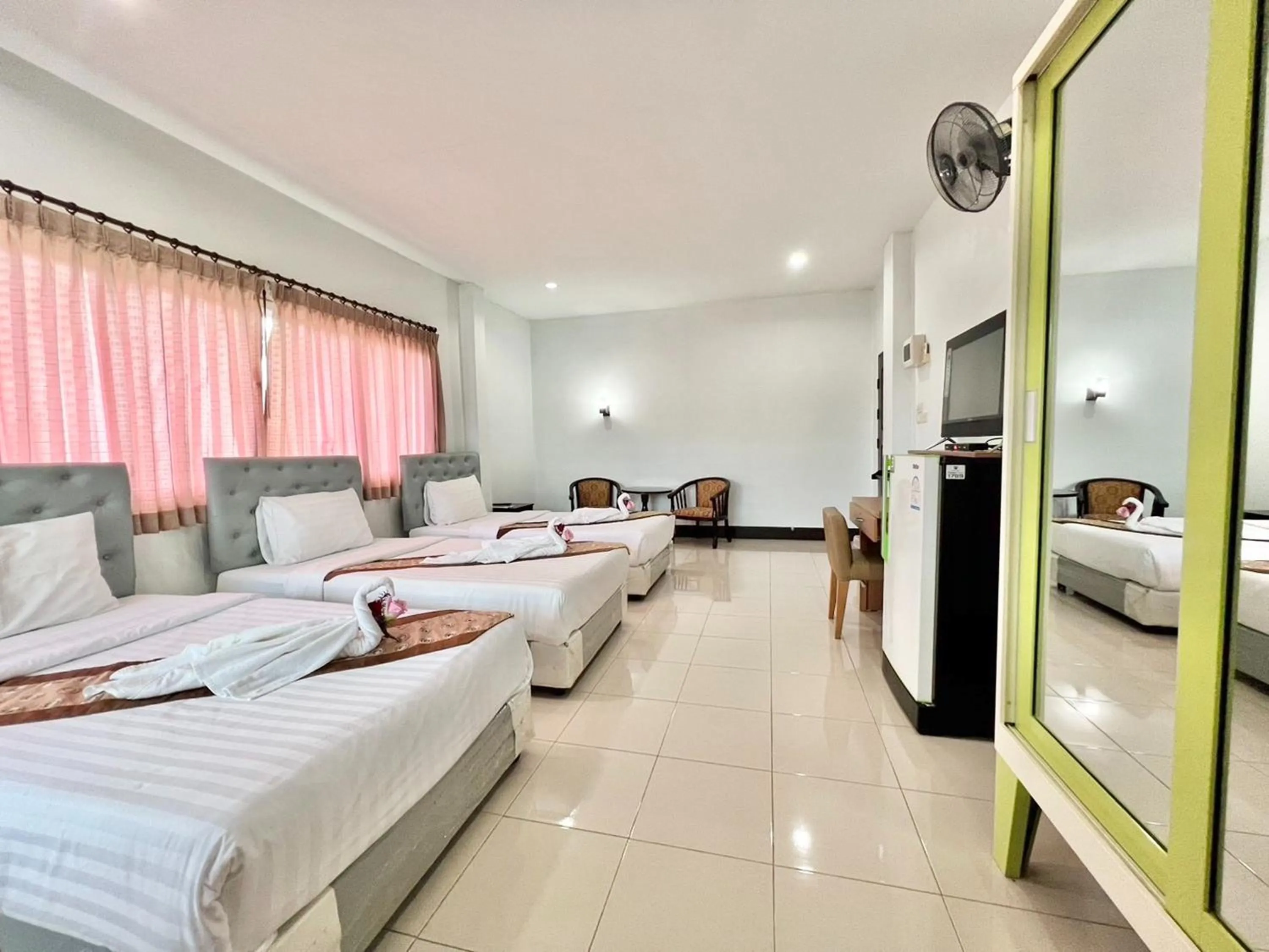 Bedroom, Bed in Ban Ton Resort