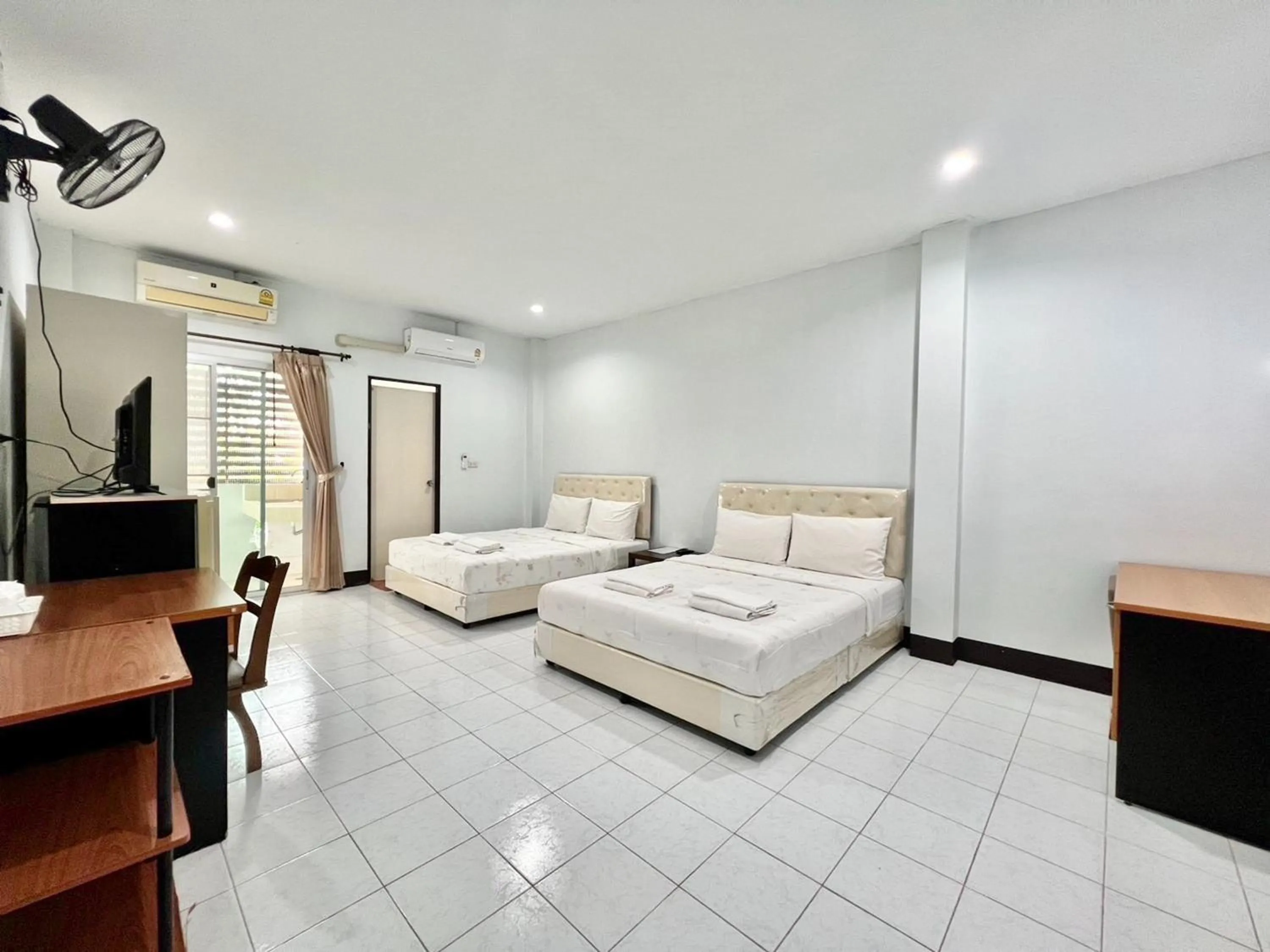 Bedroom, Bed in Ban Ton Resort