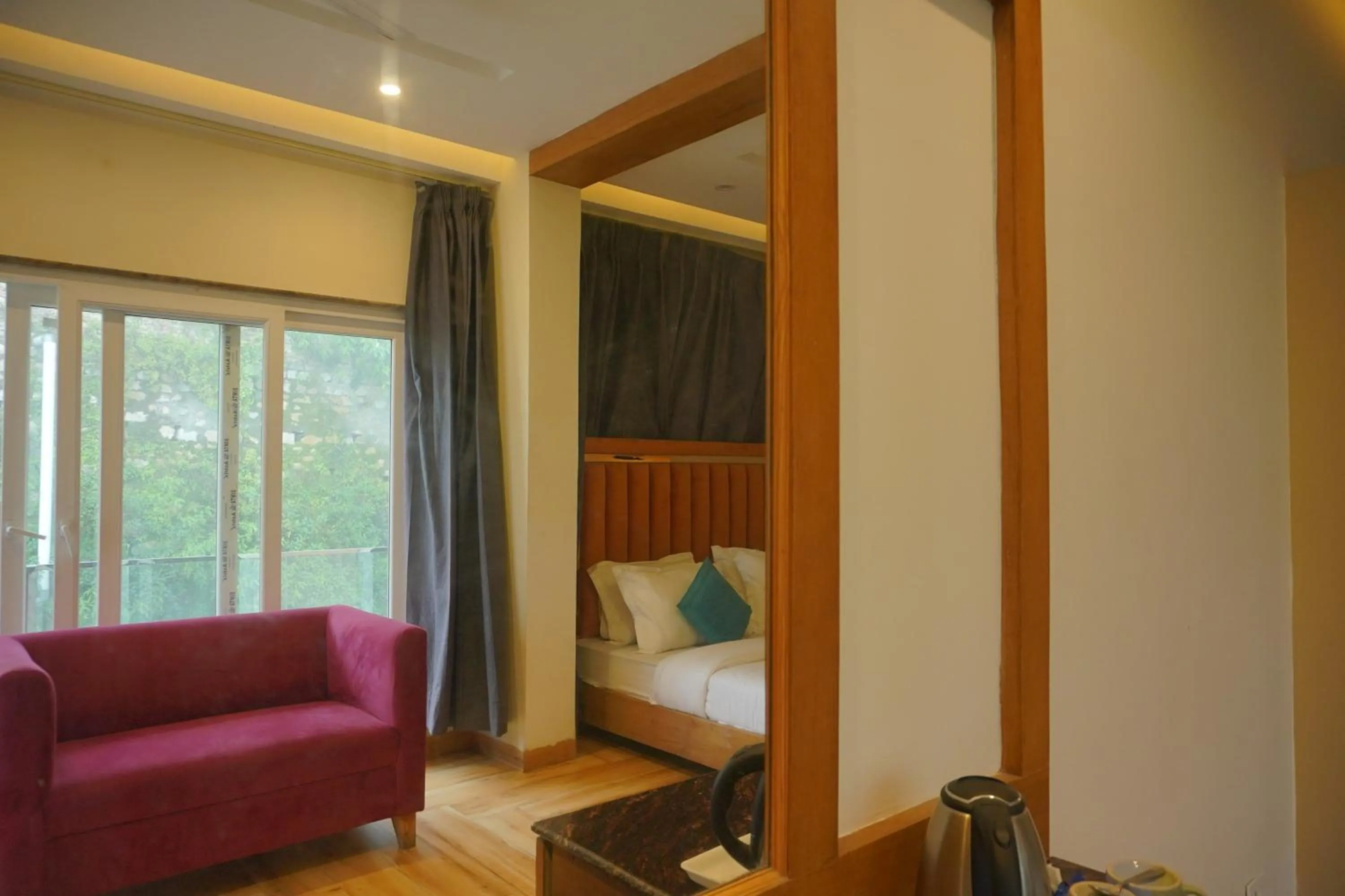 Luxury Inn by Stotrak Hotels