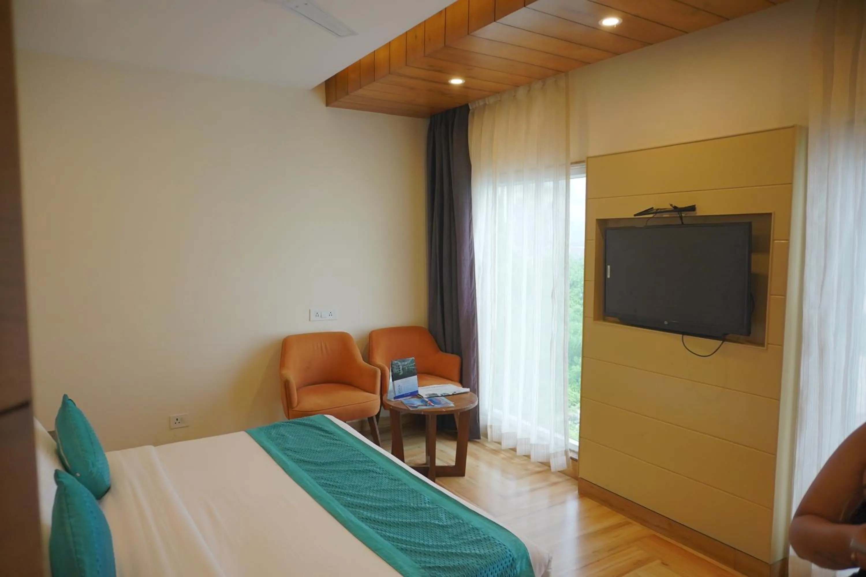 Bedroom, Bed in Luxury Inn by Stotrak Hotels