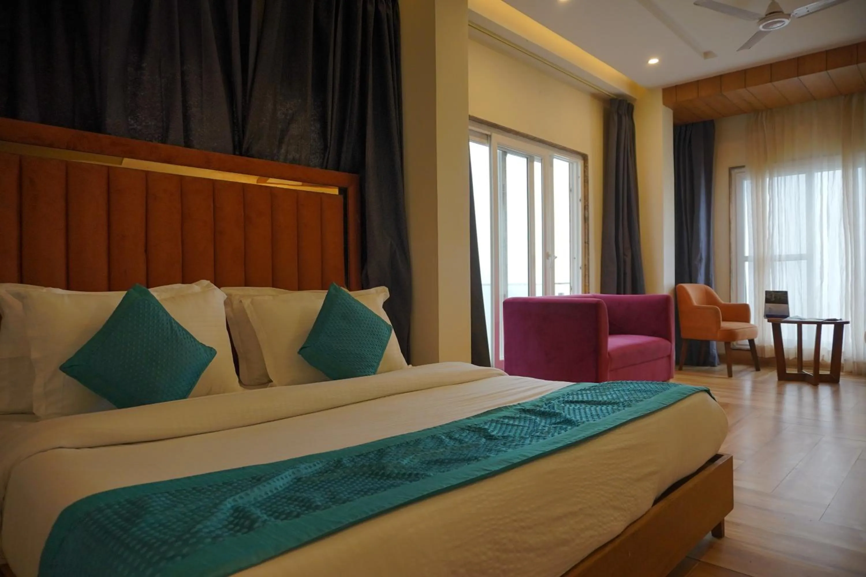 Bedroom, Bed in Luxury Inn by Stotrak Hotels