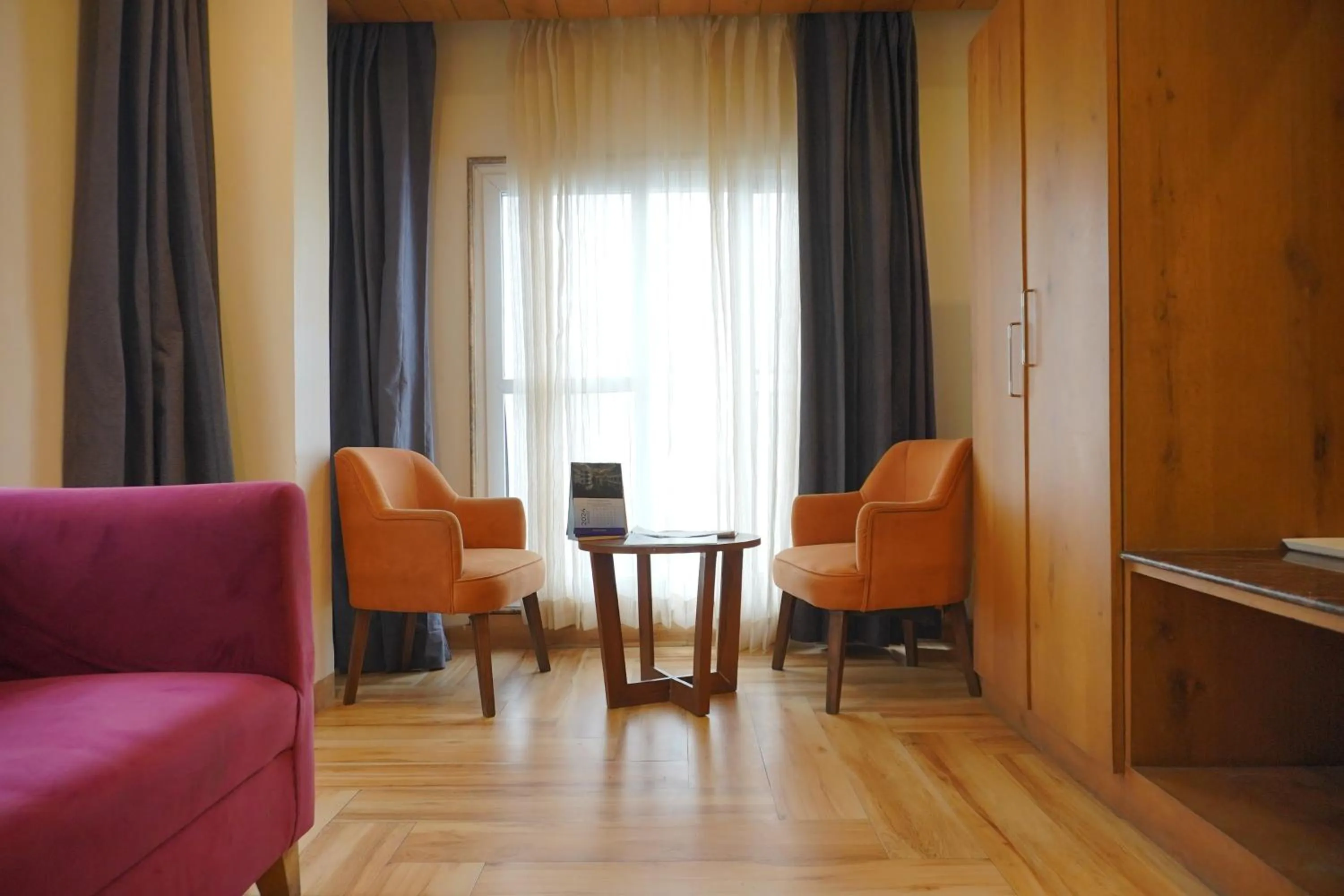 Luxury Inn by Stotrak Hotels