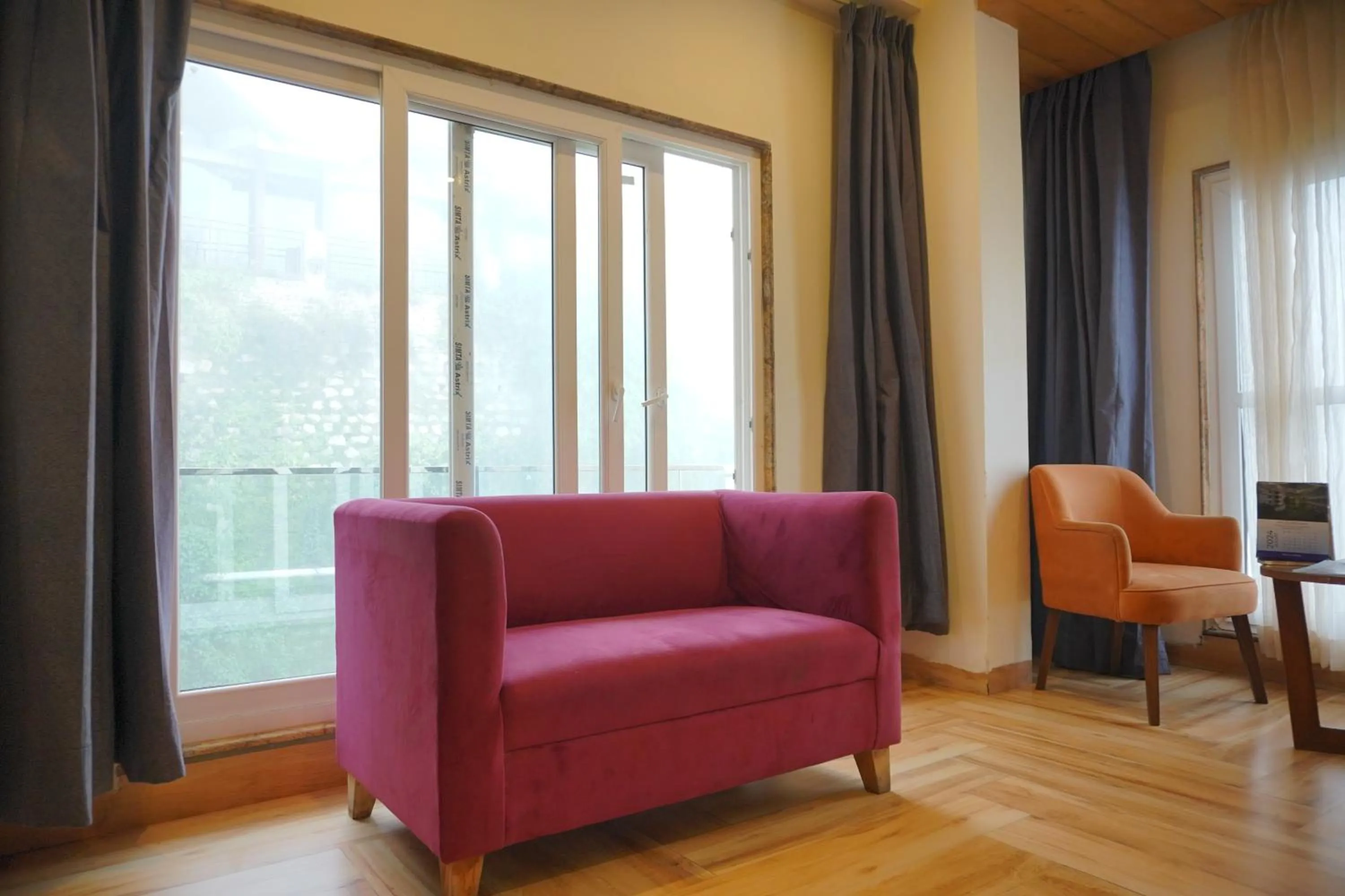 Luxury Inn by Stotrak Hotels