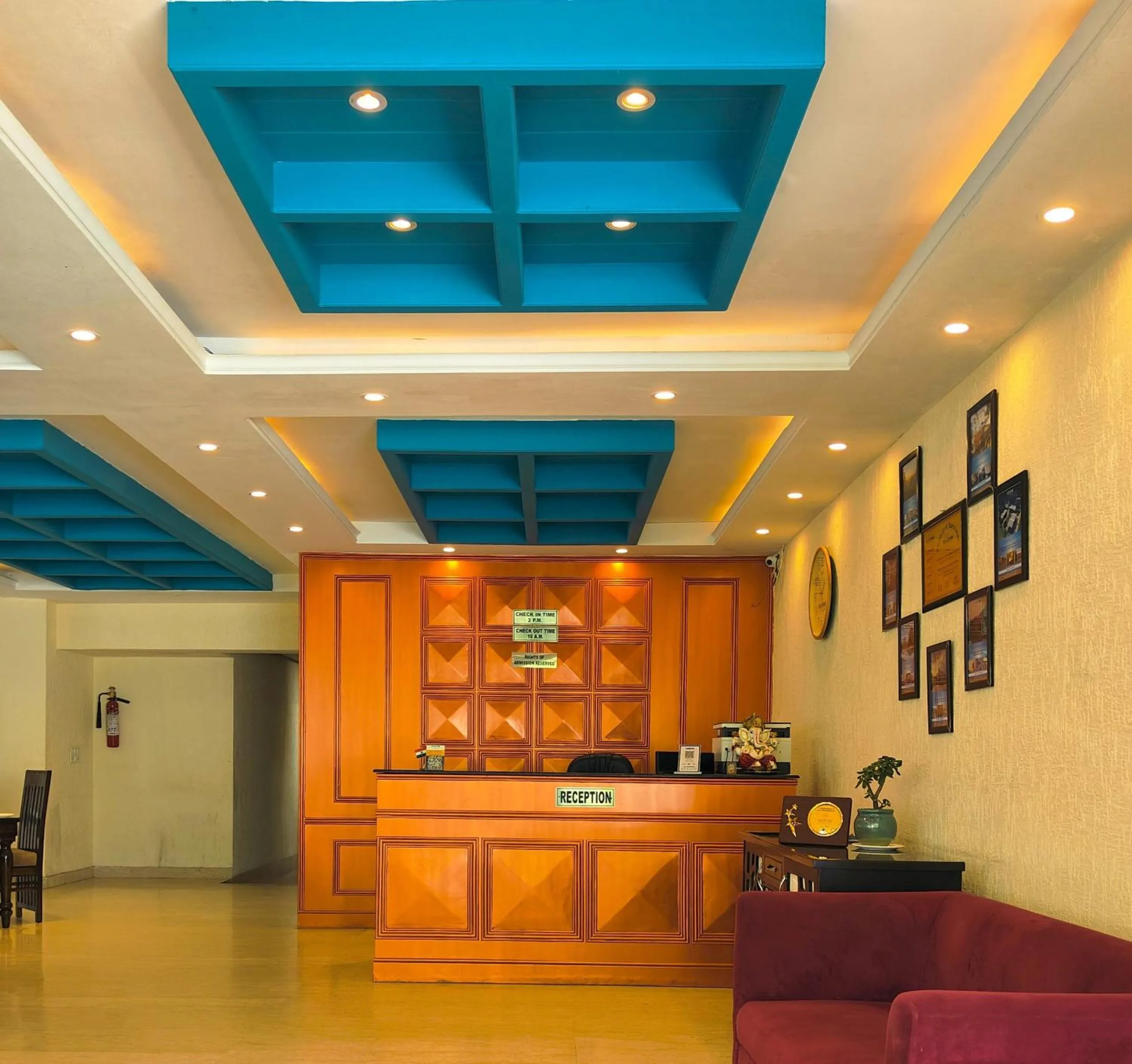 Lobby or reception in Luxury Inn by Stotrak Hotels