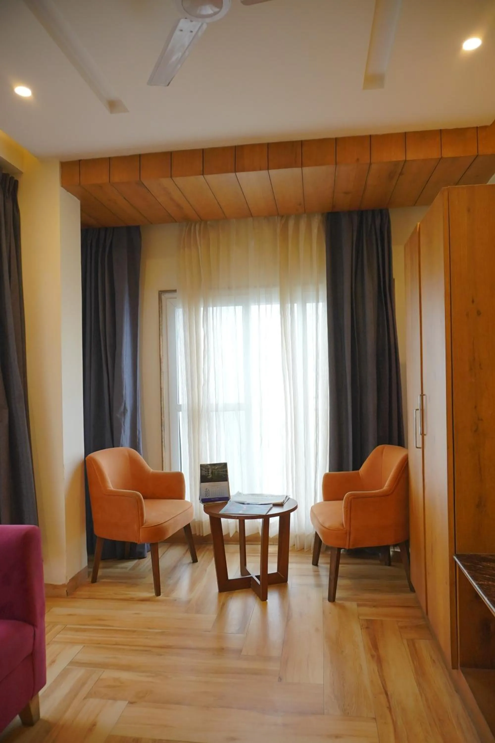 Luxury Inn by Stotrak Hotels