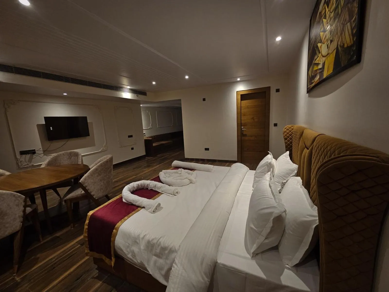 Photo of the whole room, Bed in Hotel Elara