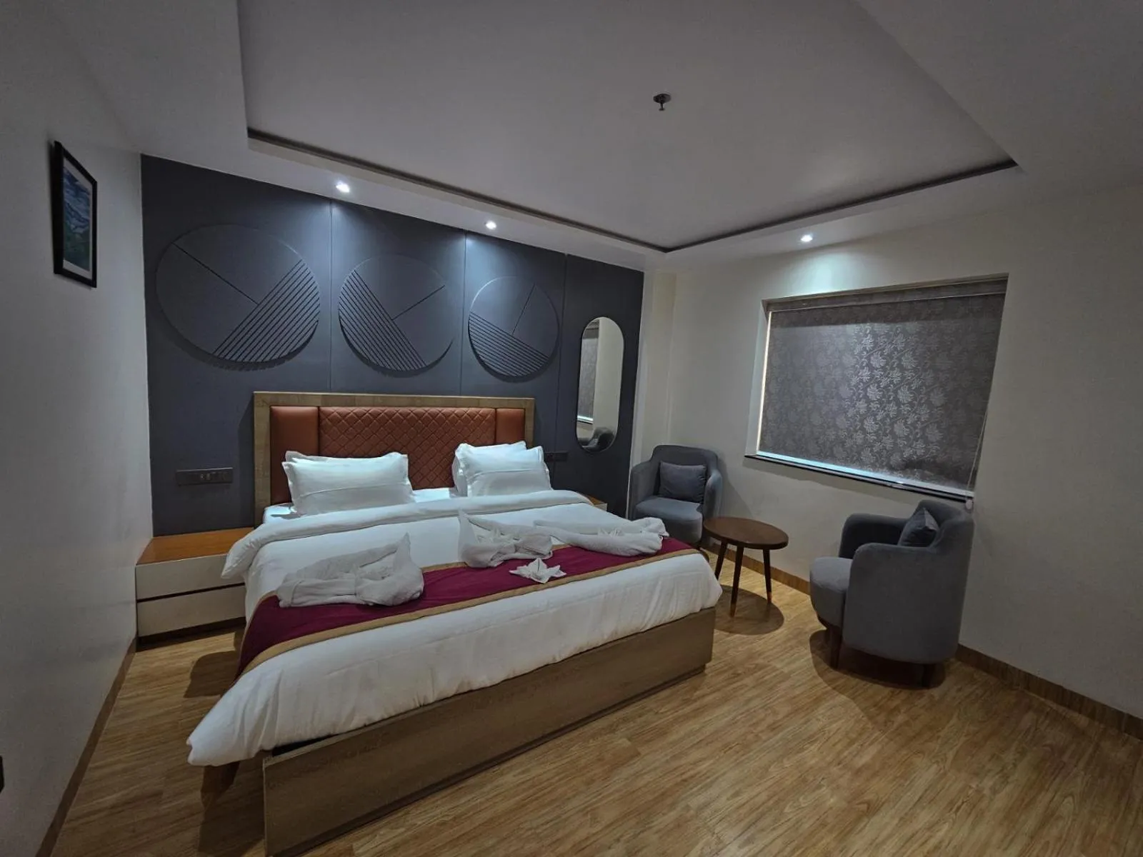 Photo of the whole room, Bed in Hotel Elara