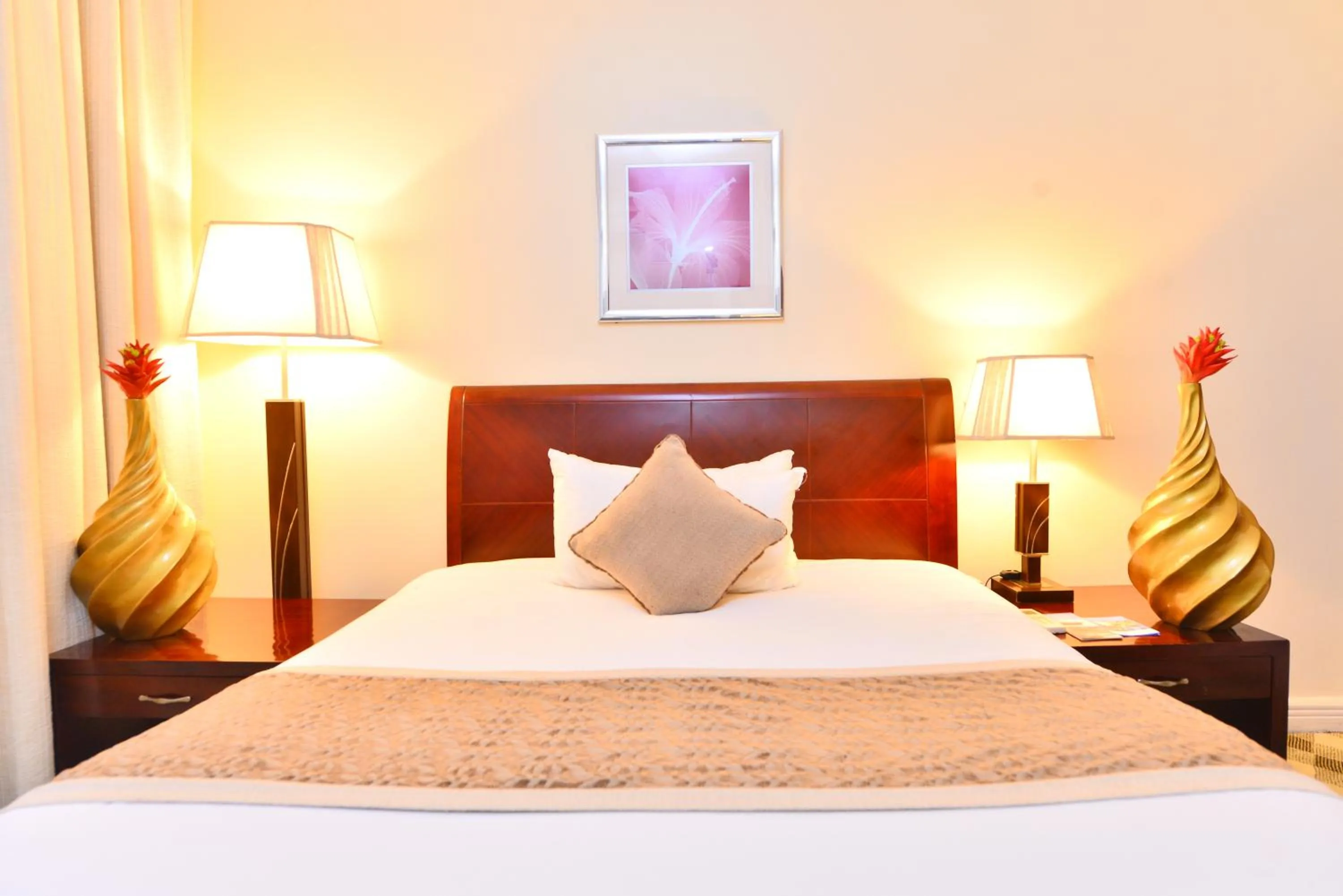 Shower in The Manor Hotel