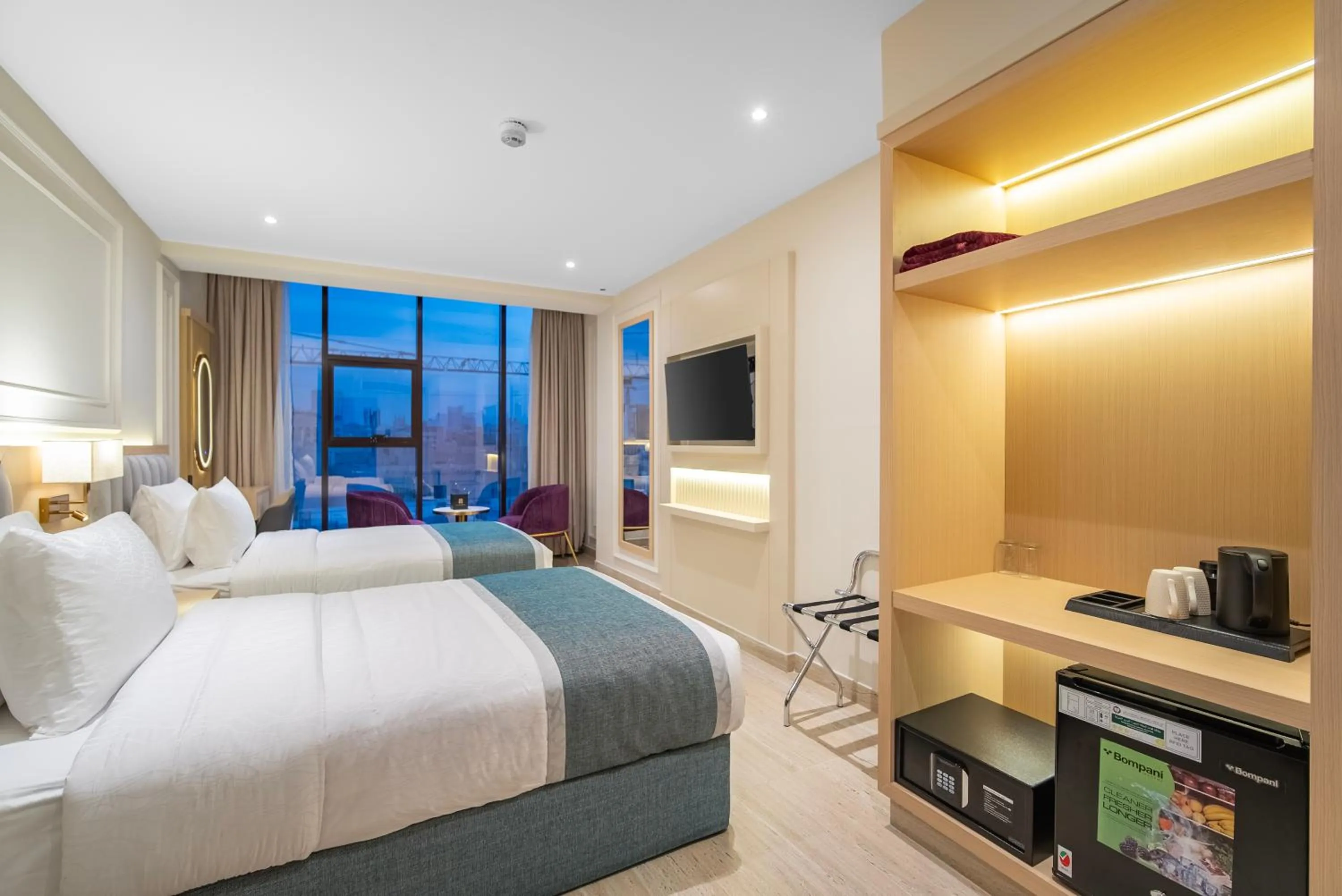 Bedroom, Bed in Grand Ambassador Hotel