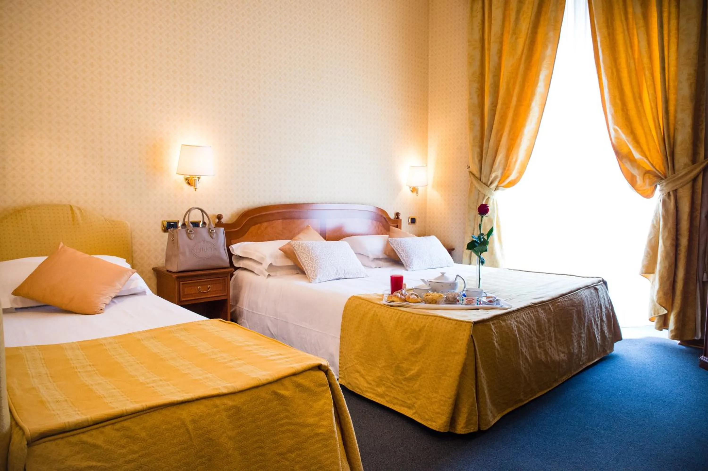 Photo of the whole room in Hotel Amadeus