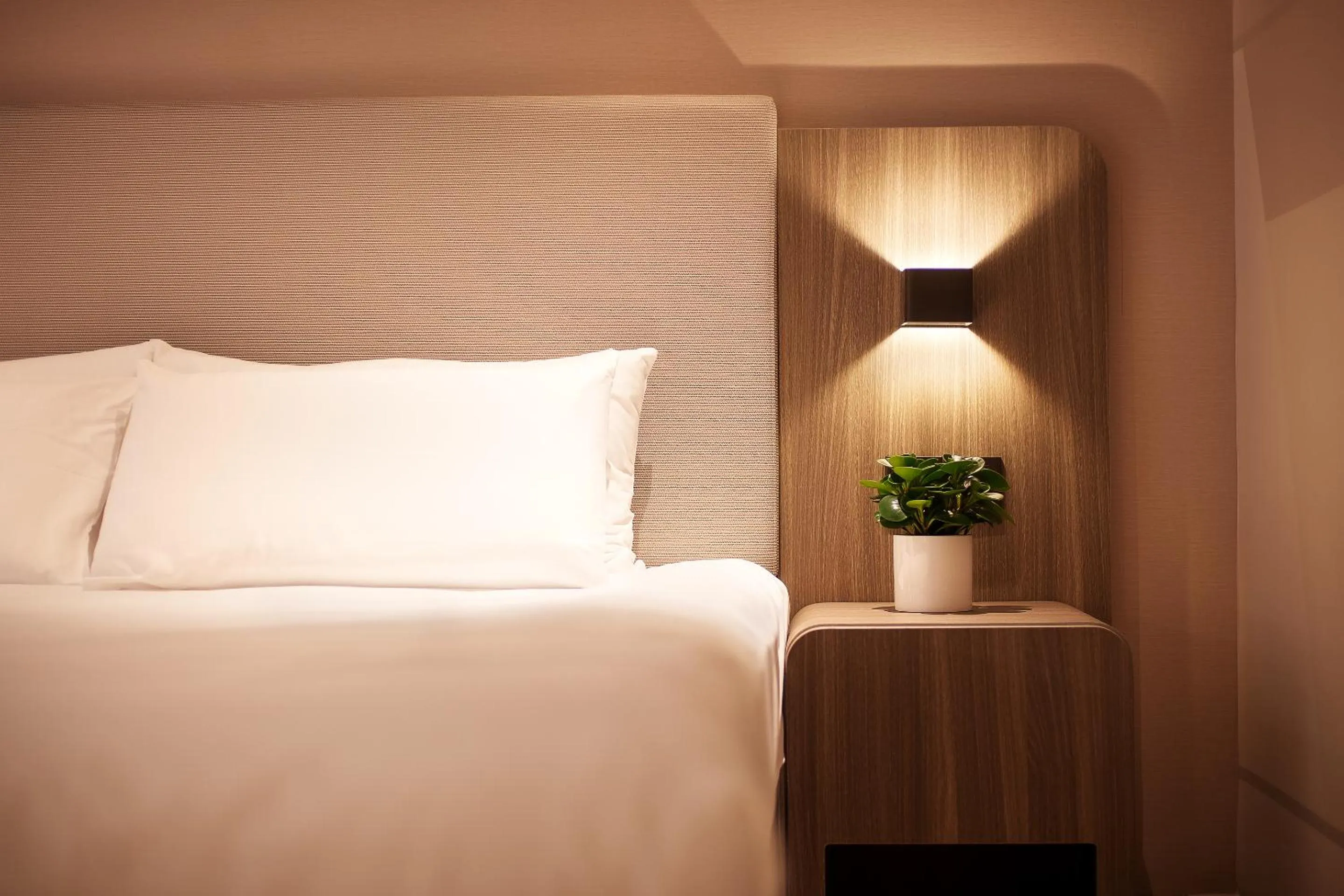 Photo of the whole room, Bed in Hanting Hotel Shanghai Lujiazui Pudong South Road