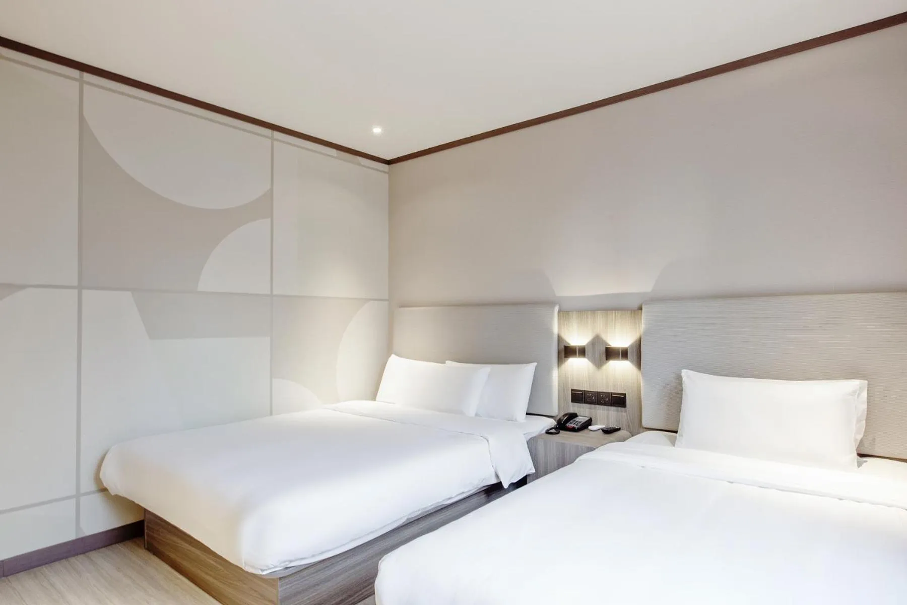Photo of the whole room, Bed in Hanting Hotel Shanghai Lujiazui Pudong South Road