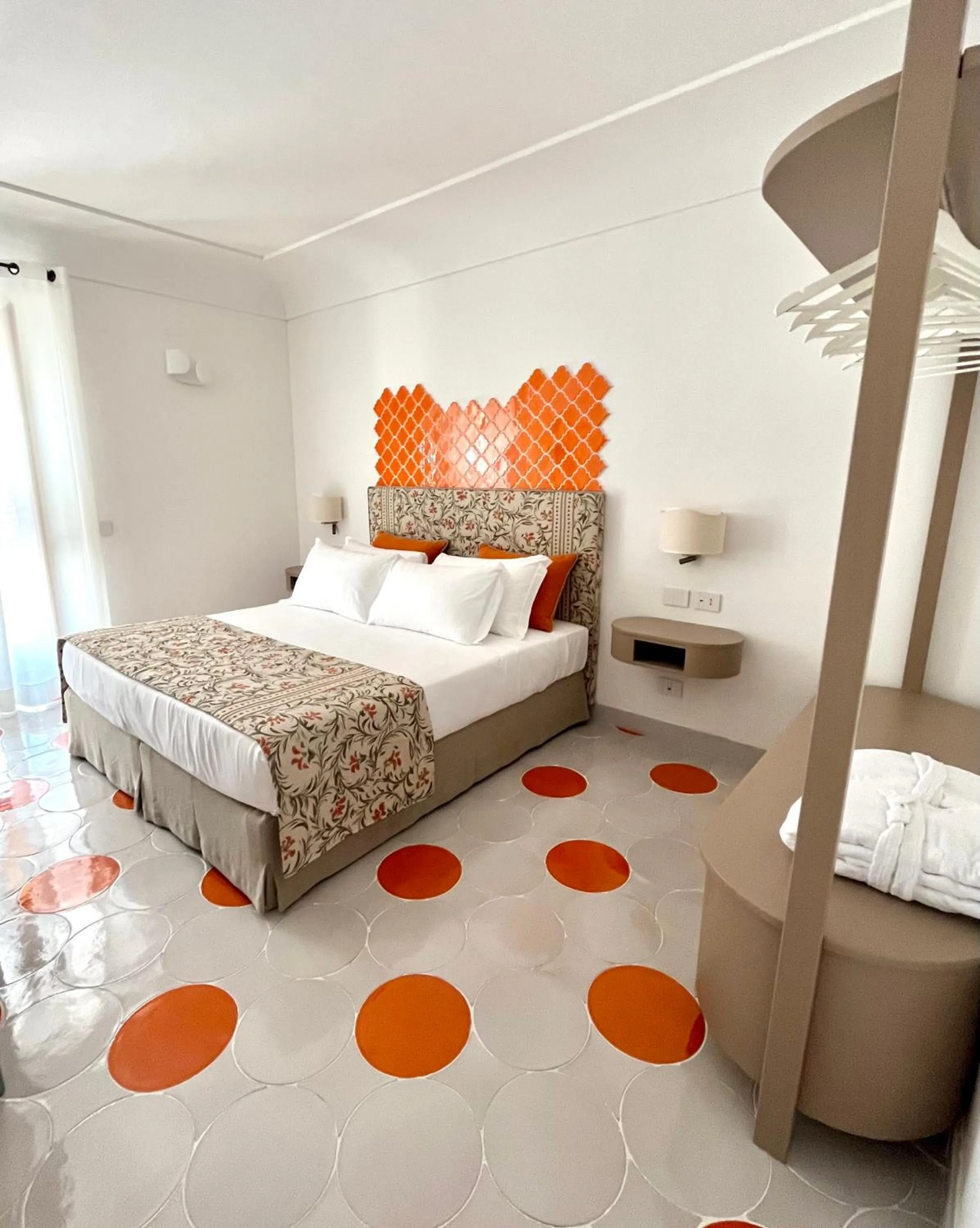 Photo of the whole room, Bed in Hotel Il Gabbiano