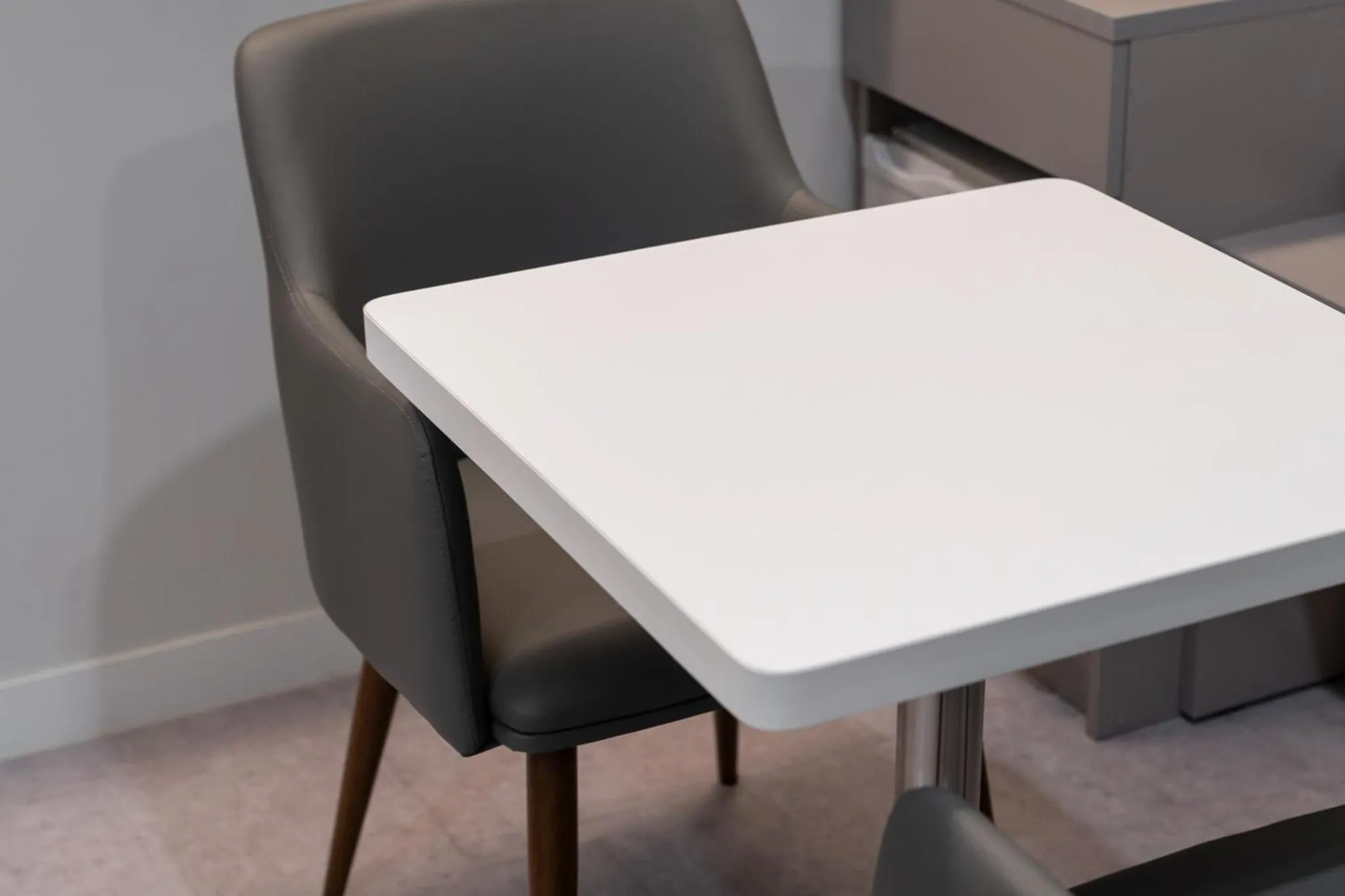 Dining area in Alma Hotel