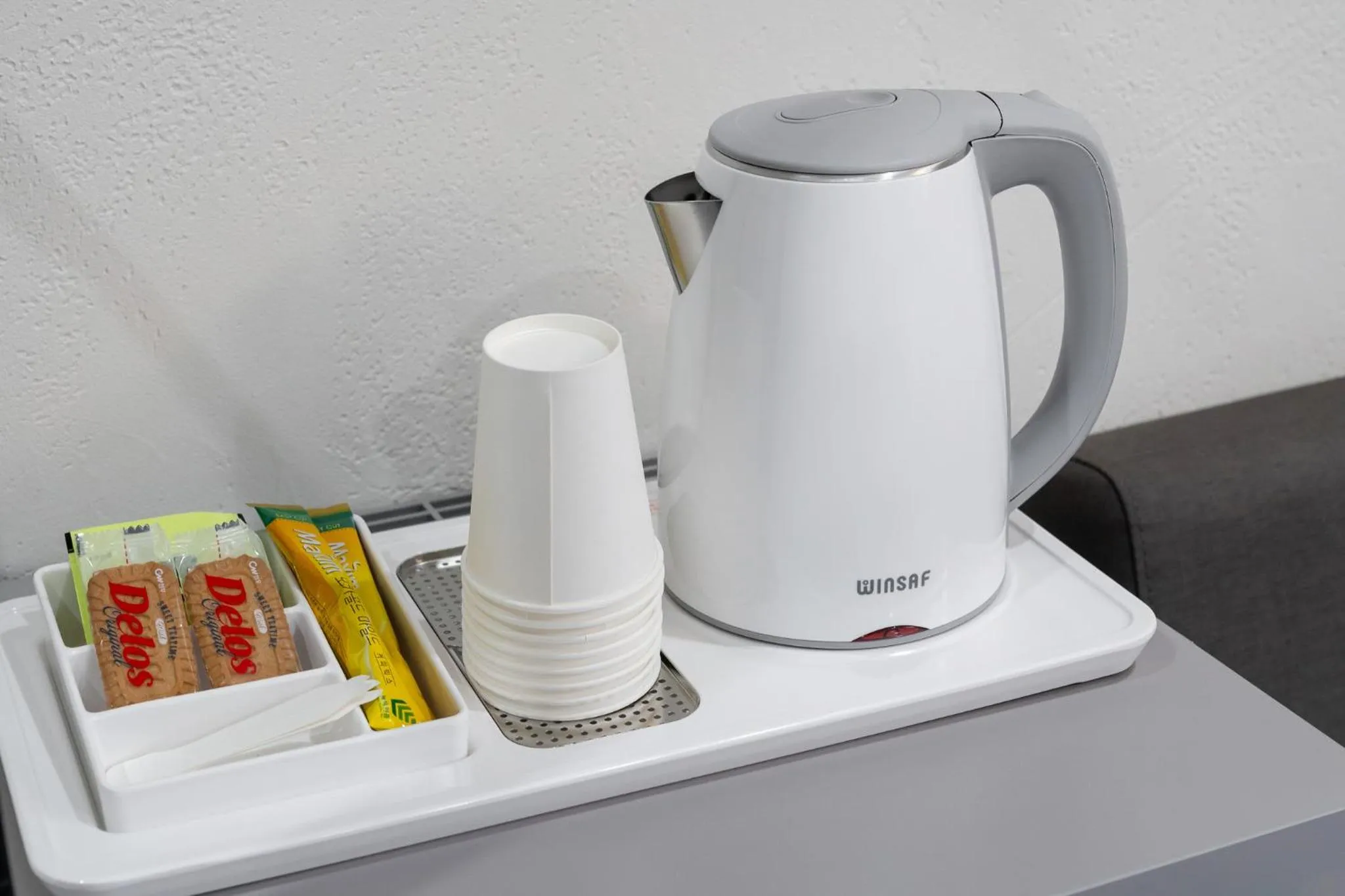 Coffee/tea facilities in Alma Hotel