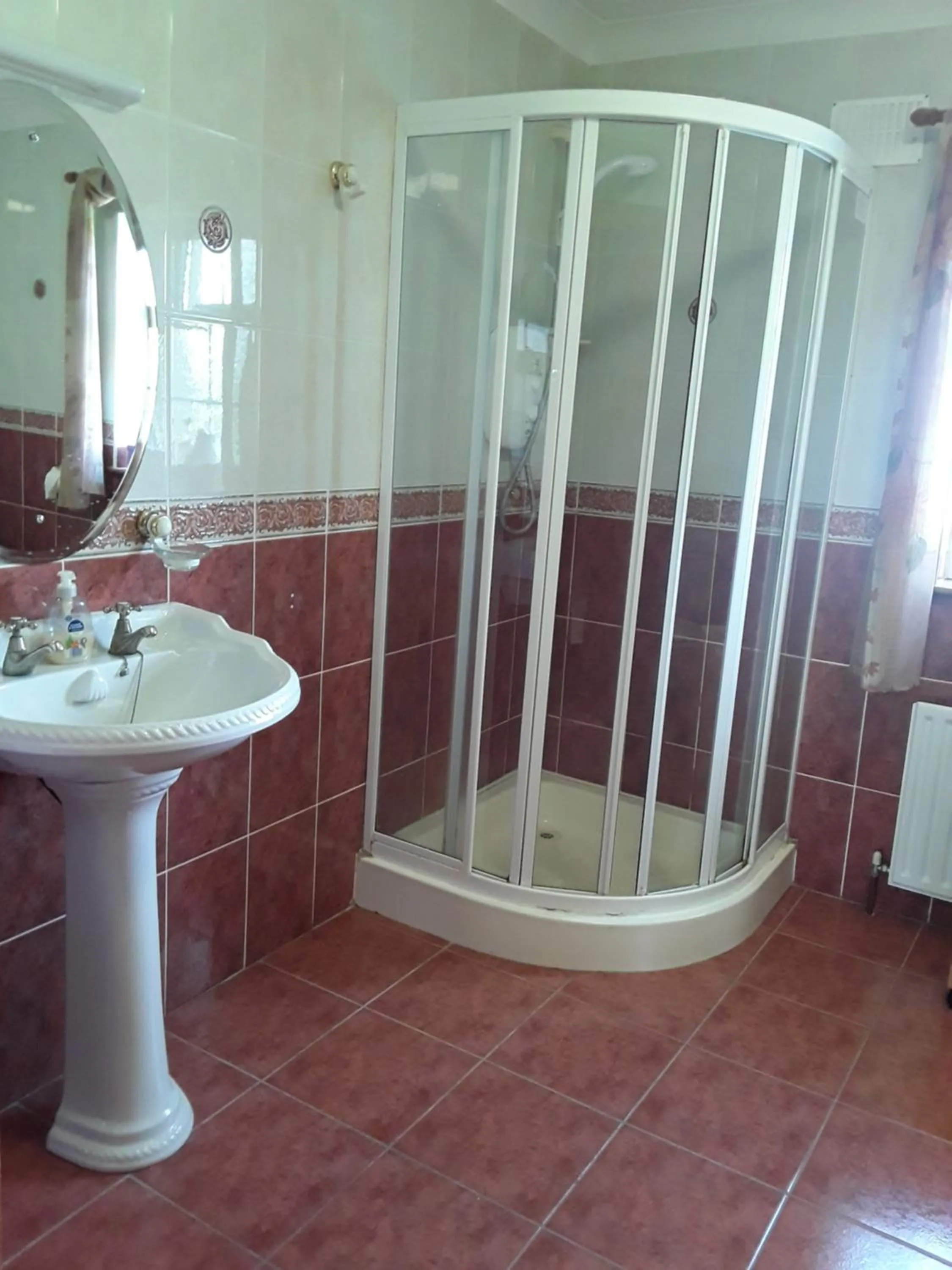 Bathroom in Doonard Manor B&B