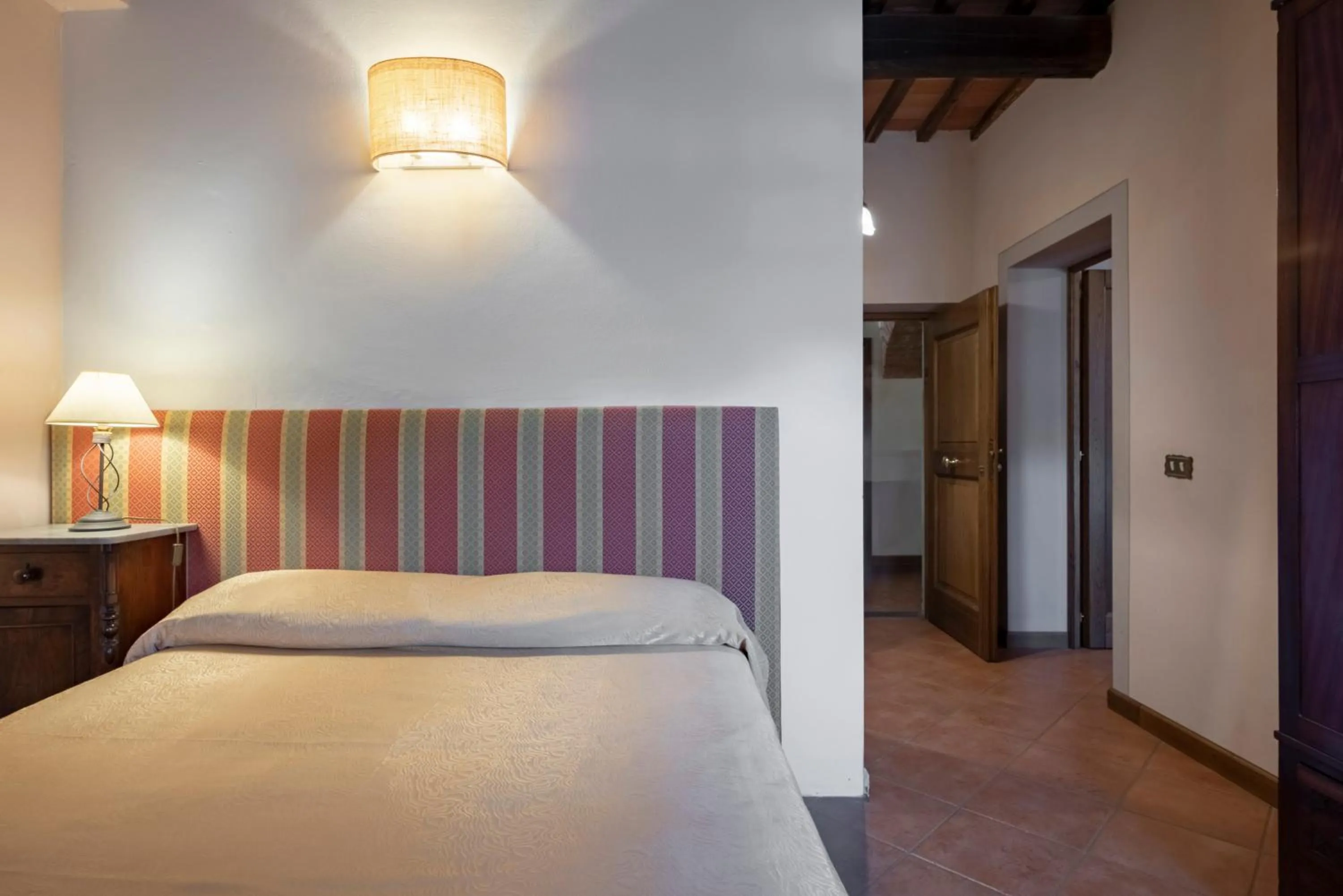 Bed in Villaggio Albergo San Lorenzo e Santa Caterina