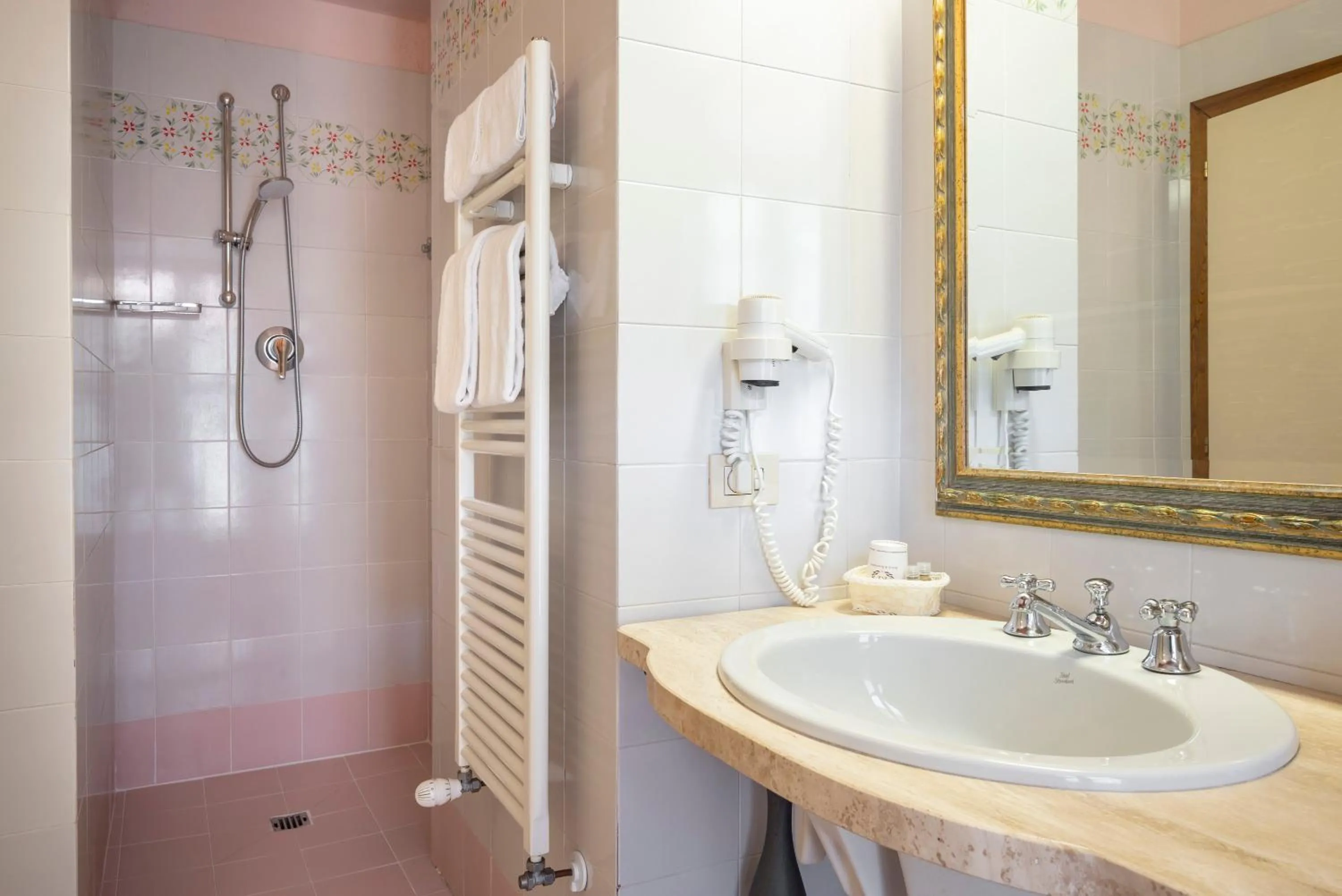 Bathroom in Villaggio Albergo San Lorenzo e Santa Caterina