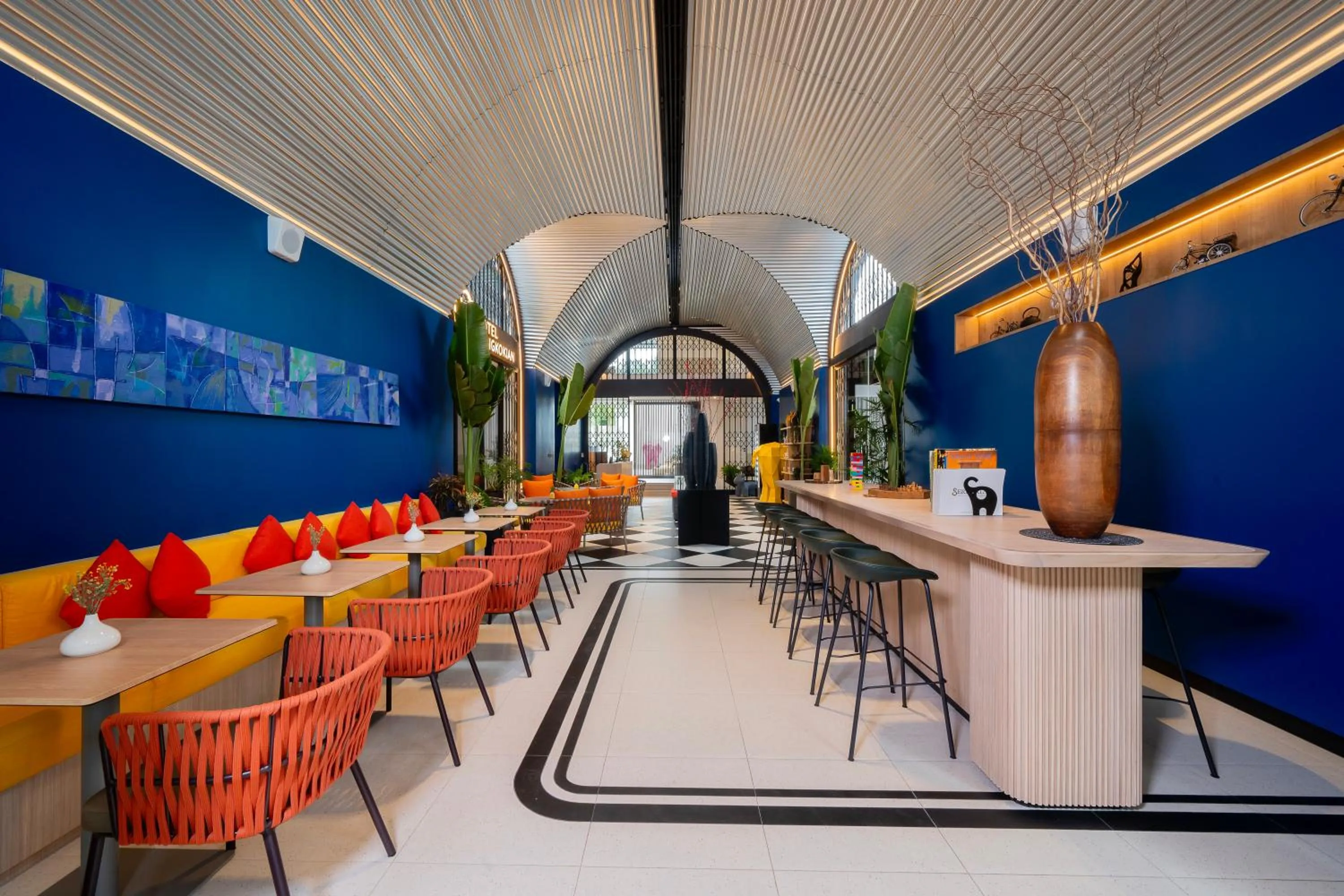 Seating area in Hotel Bangkokian