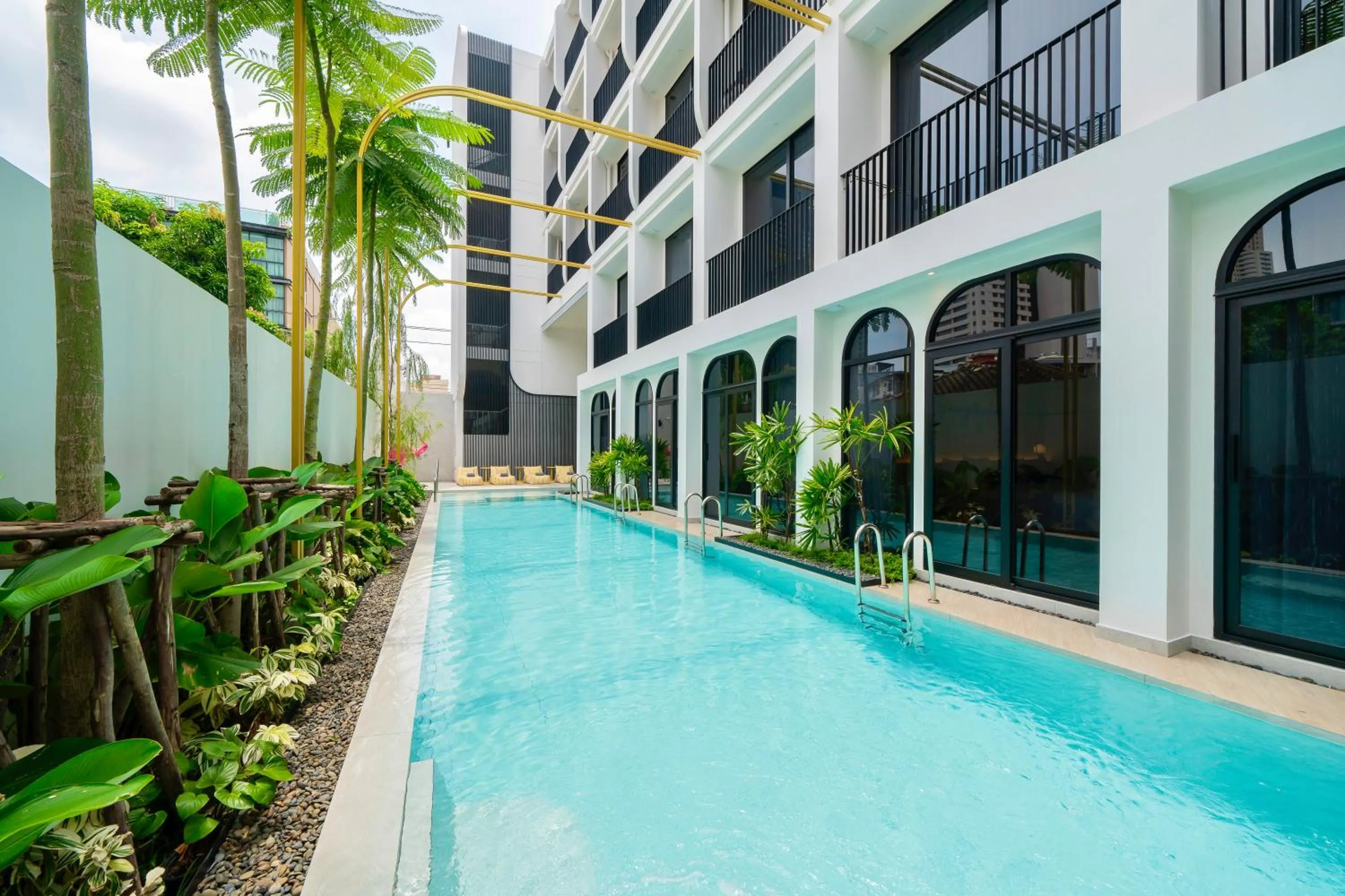 Swimming pool in Hotel Bangkokian