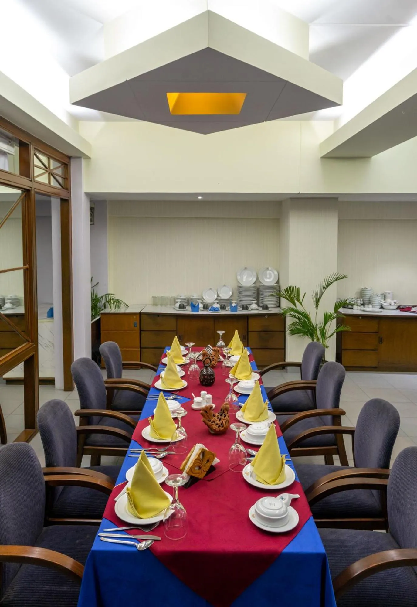Meeting/conference room in Hotel Ashrafee
