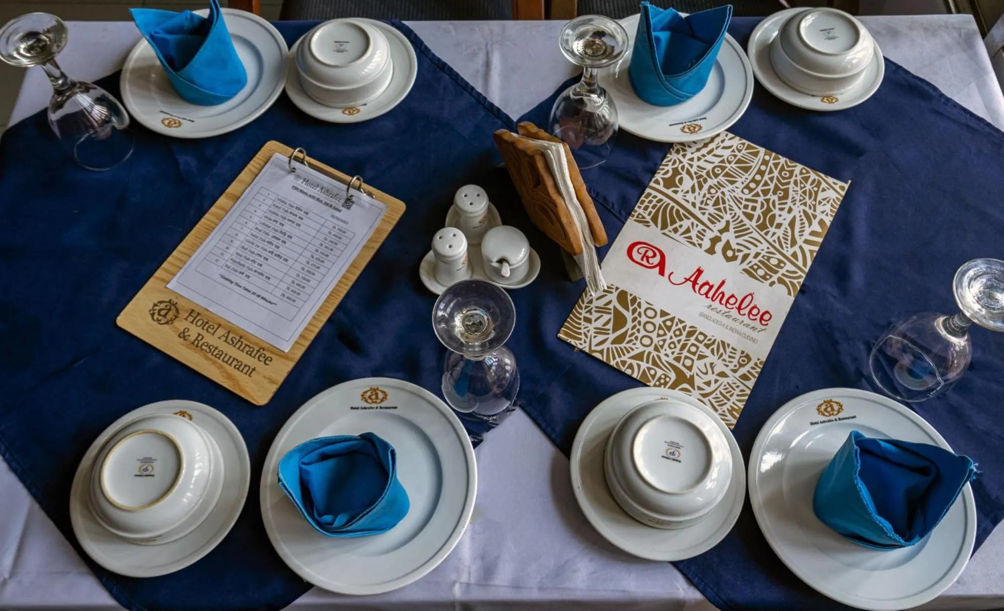 Food and drinks in Hotel Ashrafee