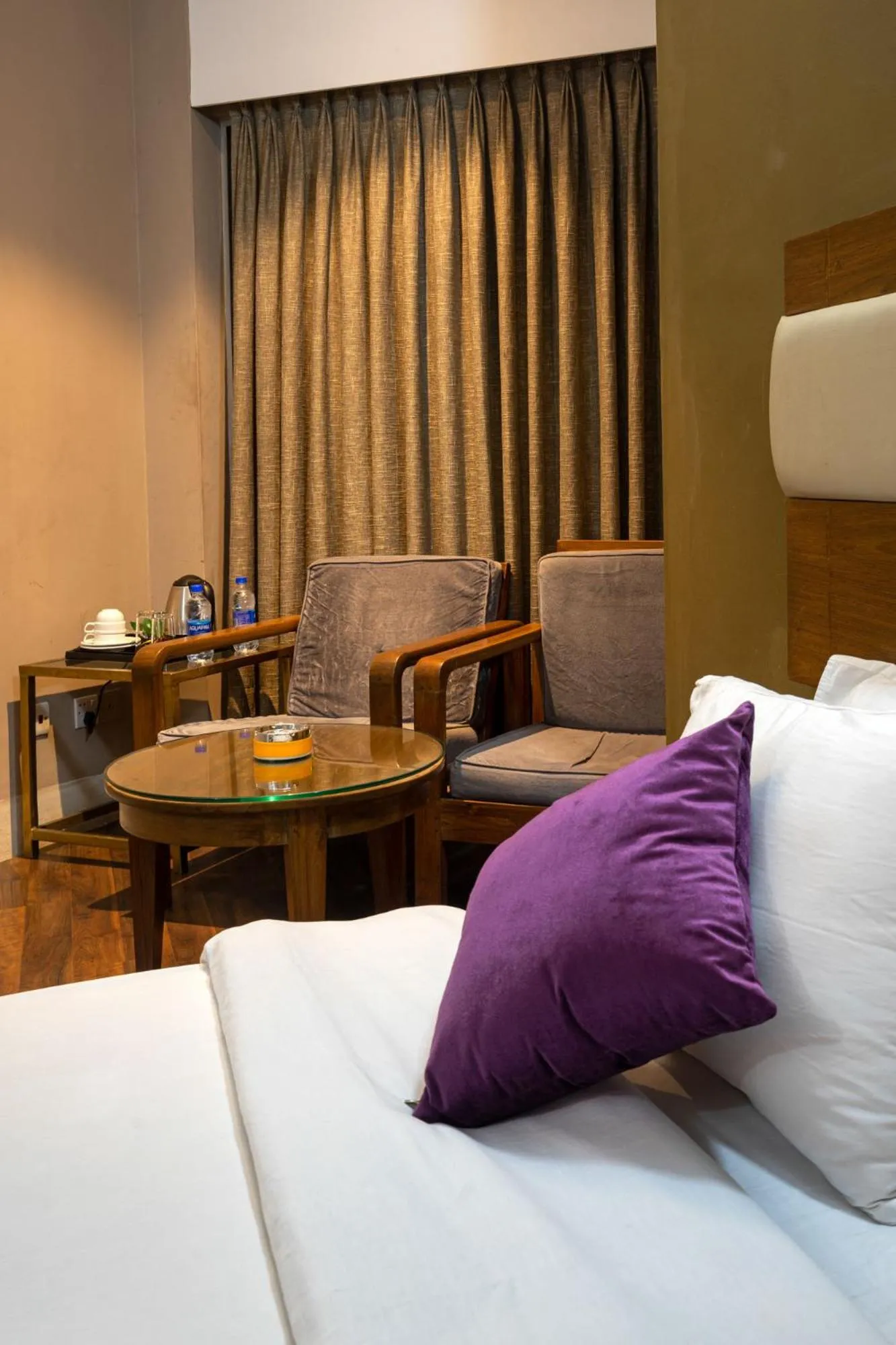 Photo of the whole room in Hotel Ashrafee