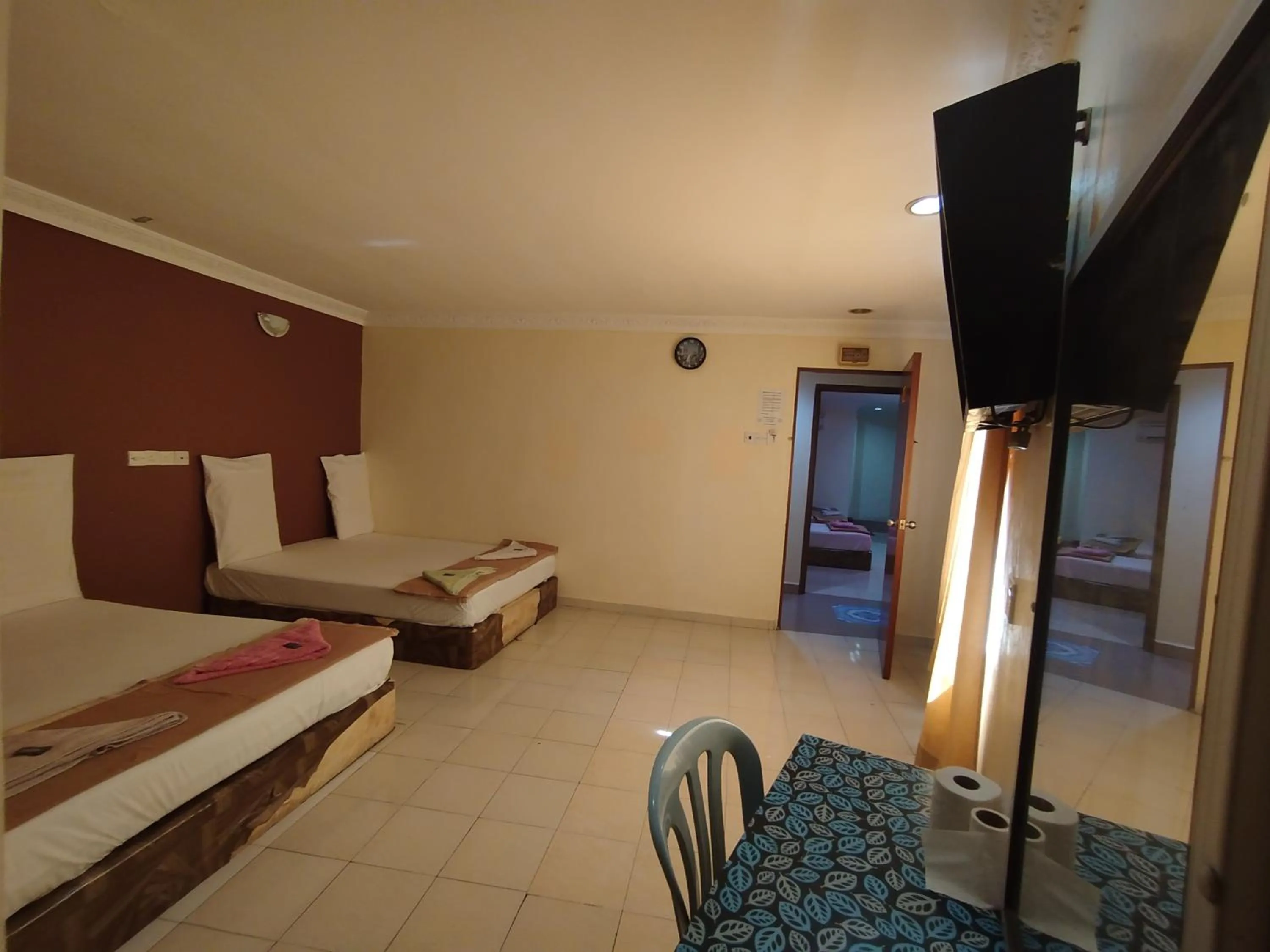 TV and multimedia, Bed in Sentosa Villa Hotel