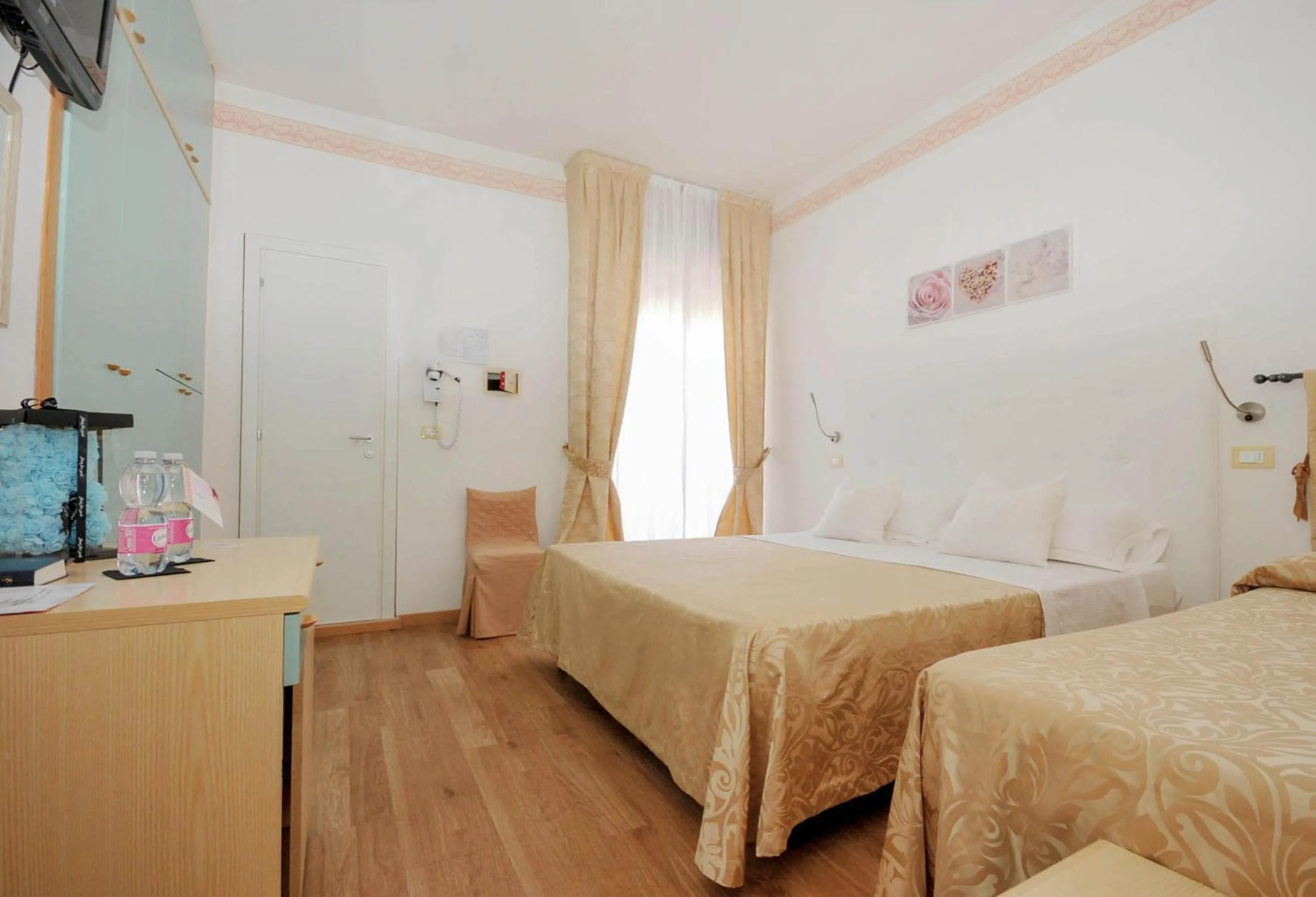 Bedroom in Hotel Tulipe Nazionale