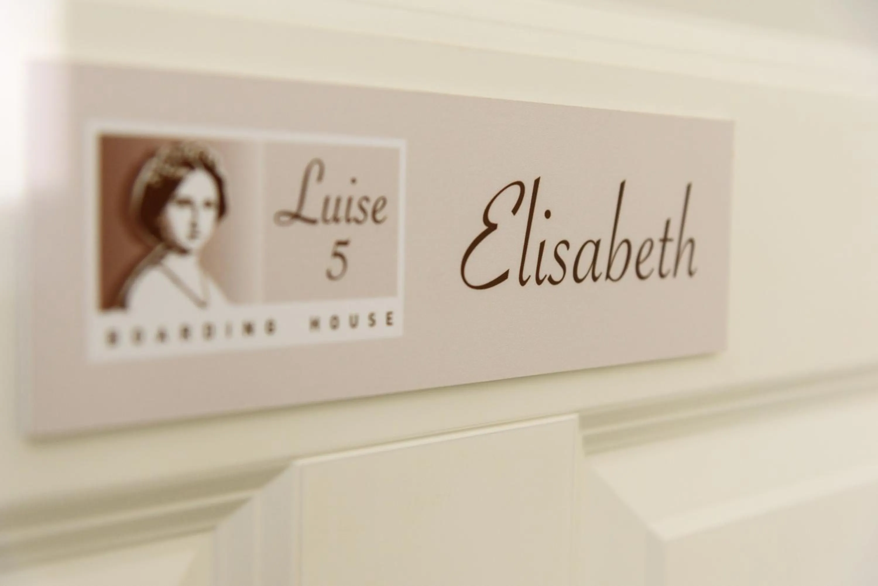 Decorative detail in Boardinghouse Luise 5