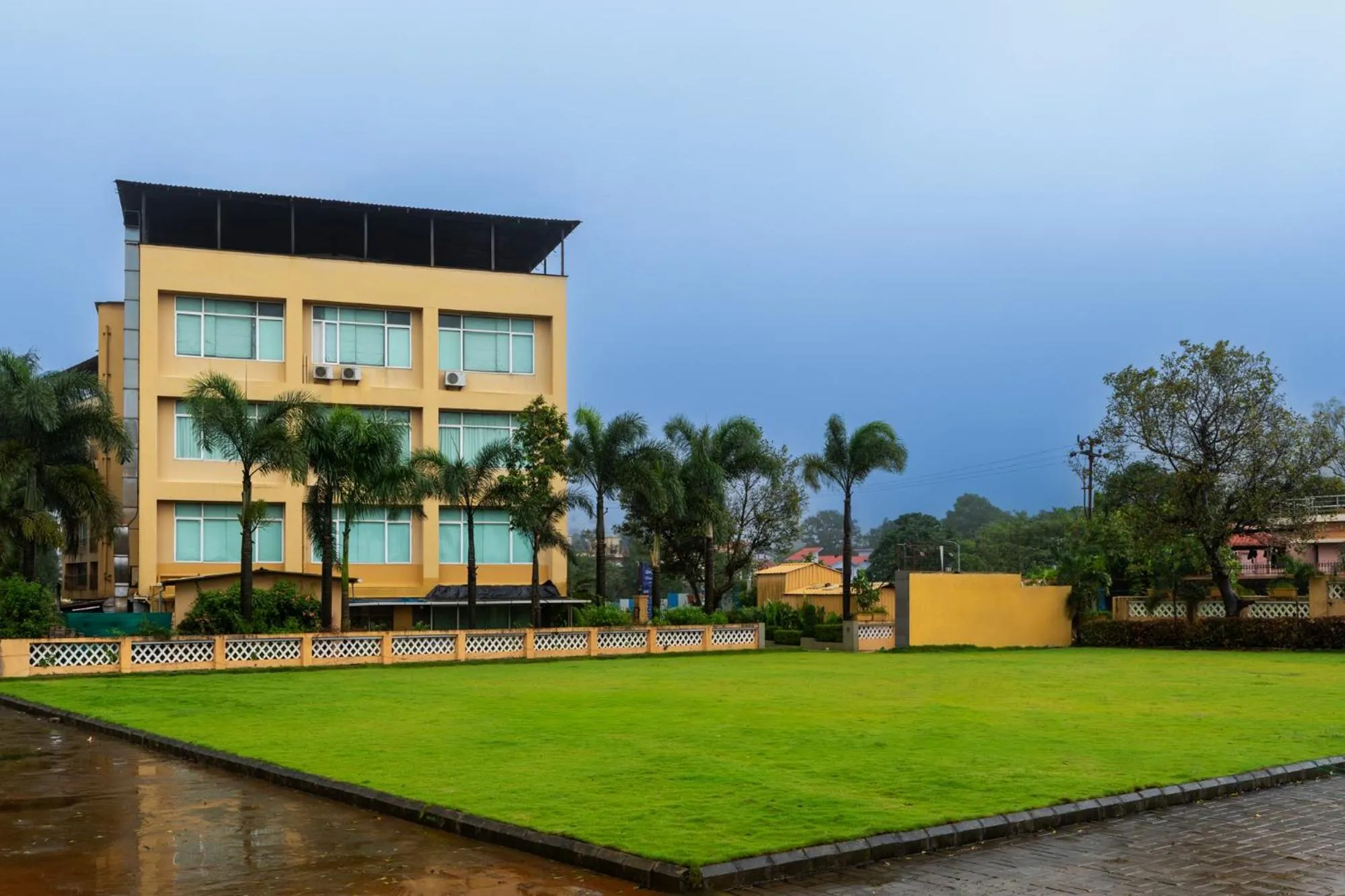 Property building in Aveda Diwatel