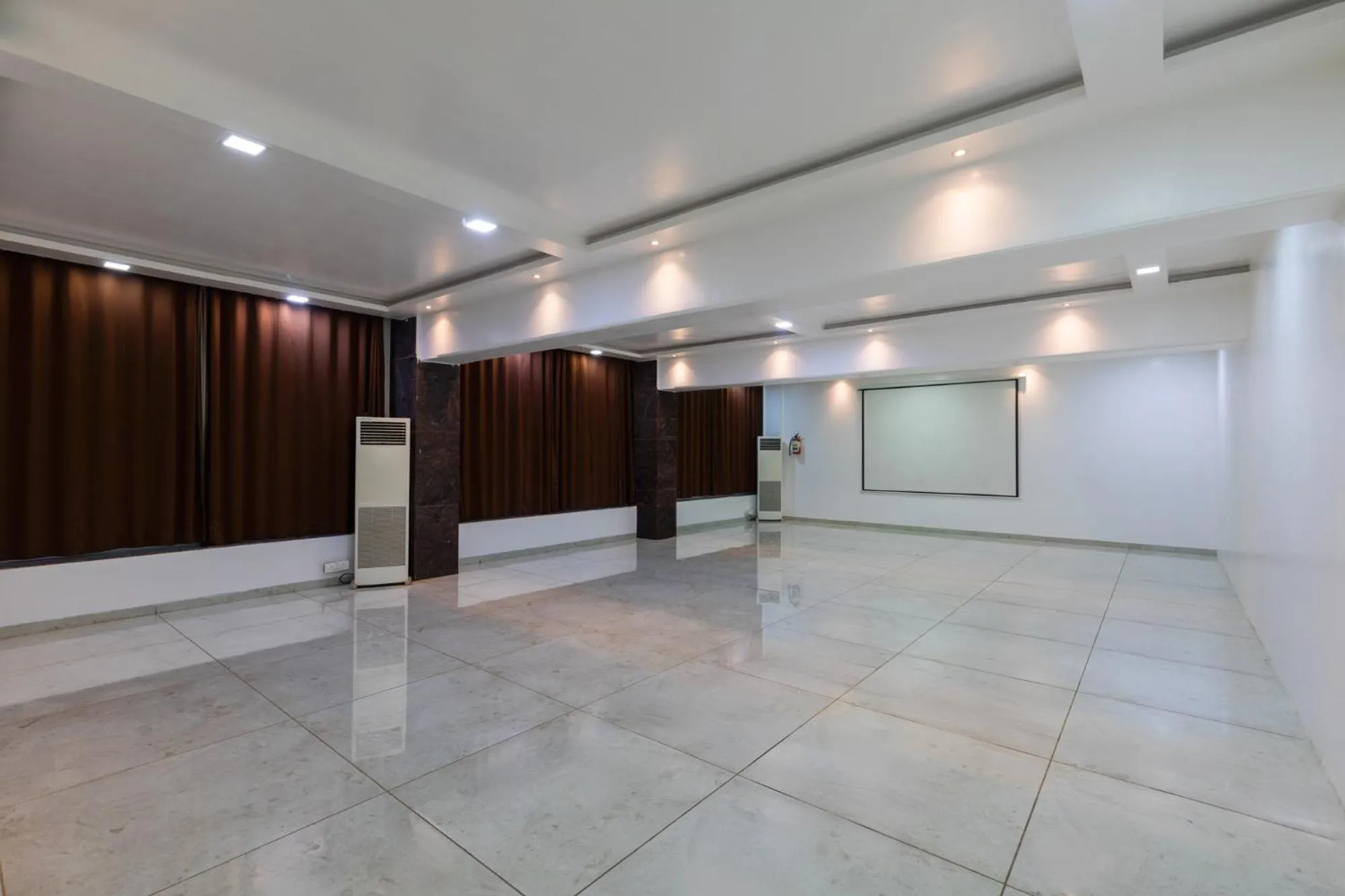 Banquet/Function facilities in Aveda Diwatel