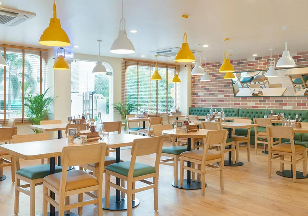 Restaurant/places to eat in Bloom Hotel - Jubilee Hills