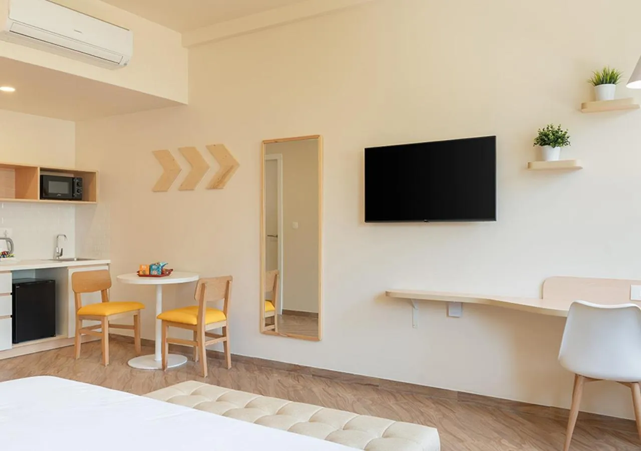 Bedroom, Bed in Bloom Hotel - Jubilee Hills