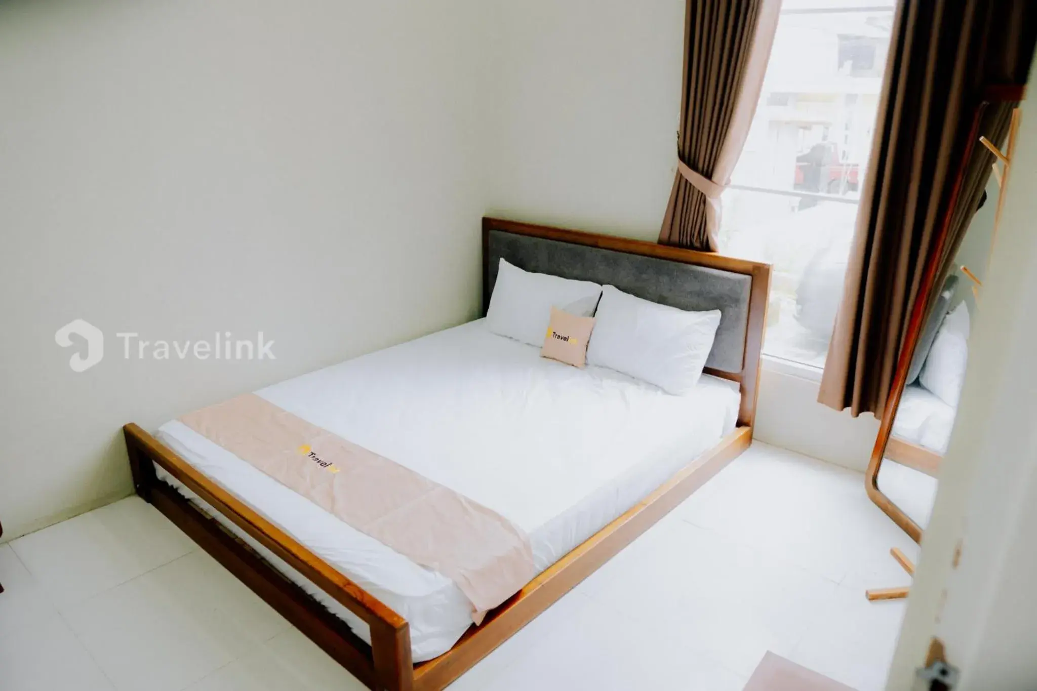 Superior Double Room in Dieng Top Syariah By Travelink Superior Double Room in Dieng Top Syariah By Travelink