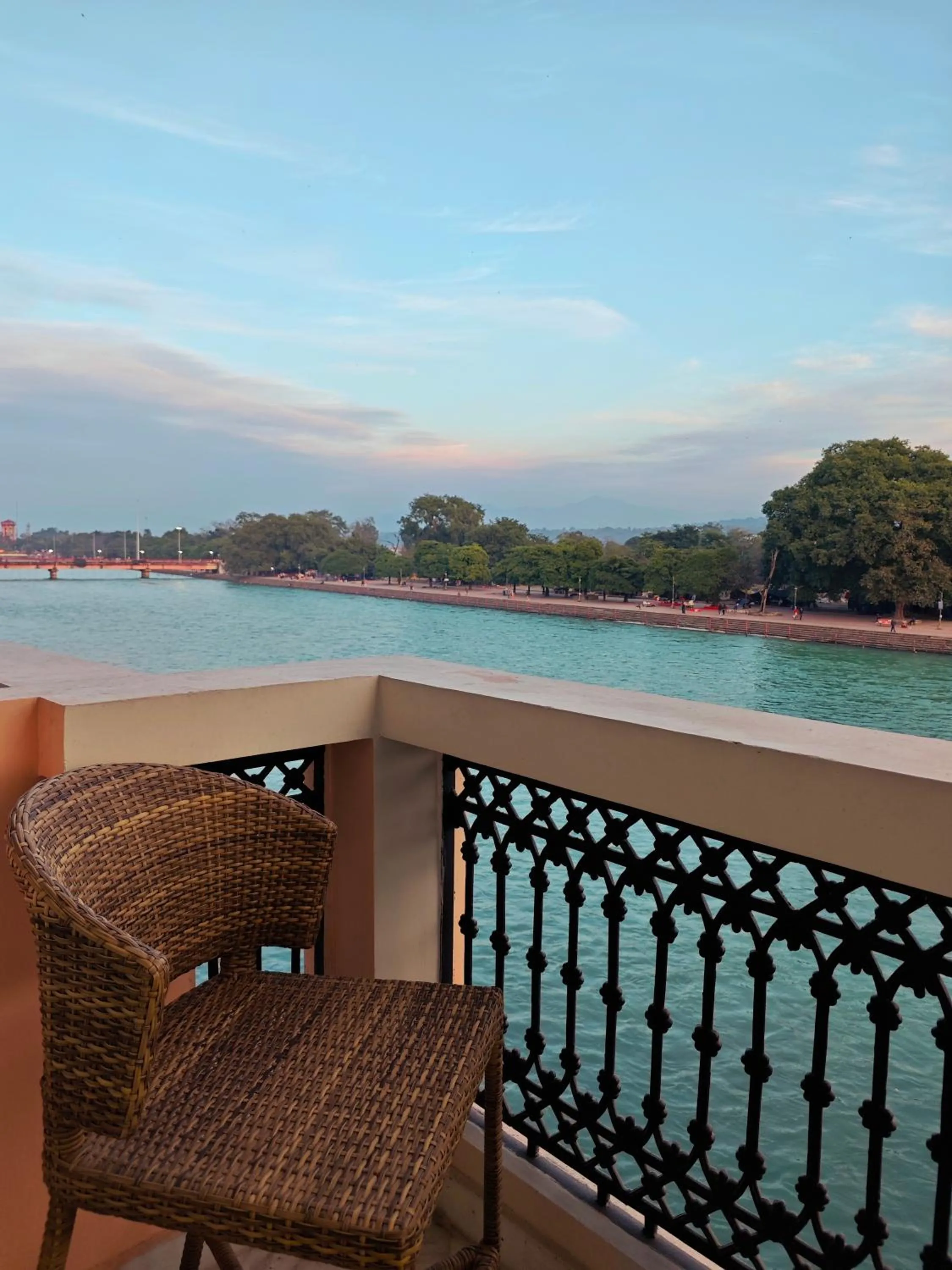 Gauri Gangaa at Har Ki Pauri With Private Ganga Ghat