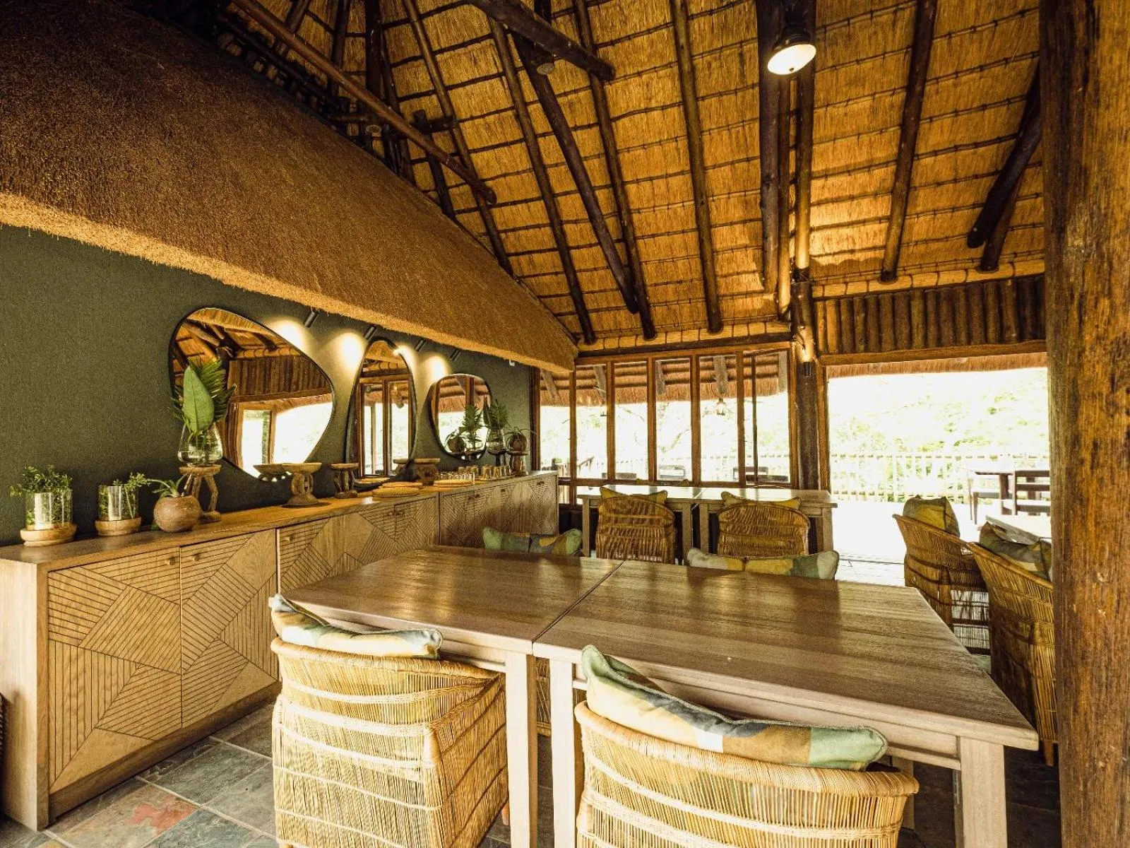 Restaurant/places to eat in Rhino River Lodge