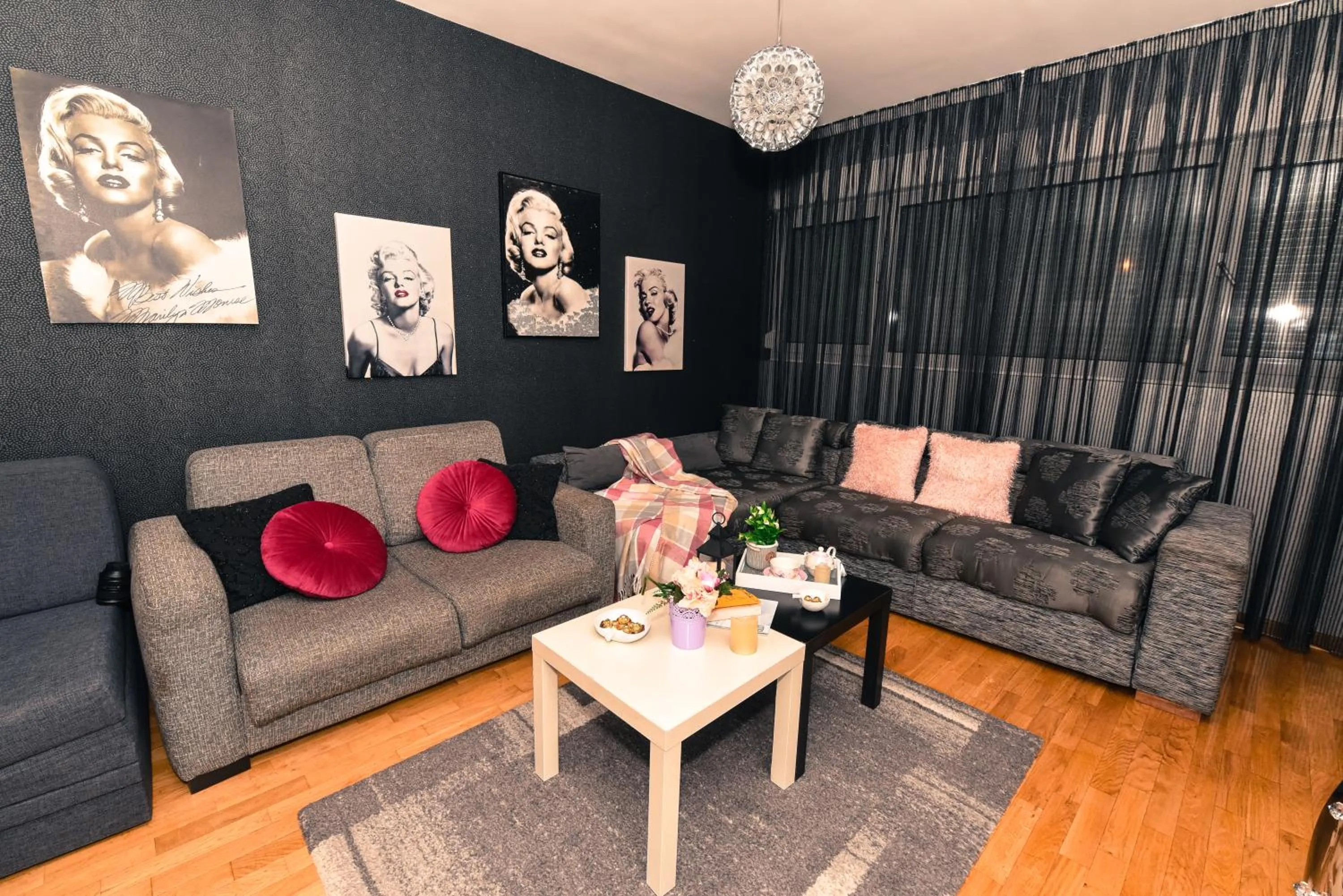 Marilyn Apartment