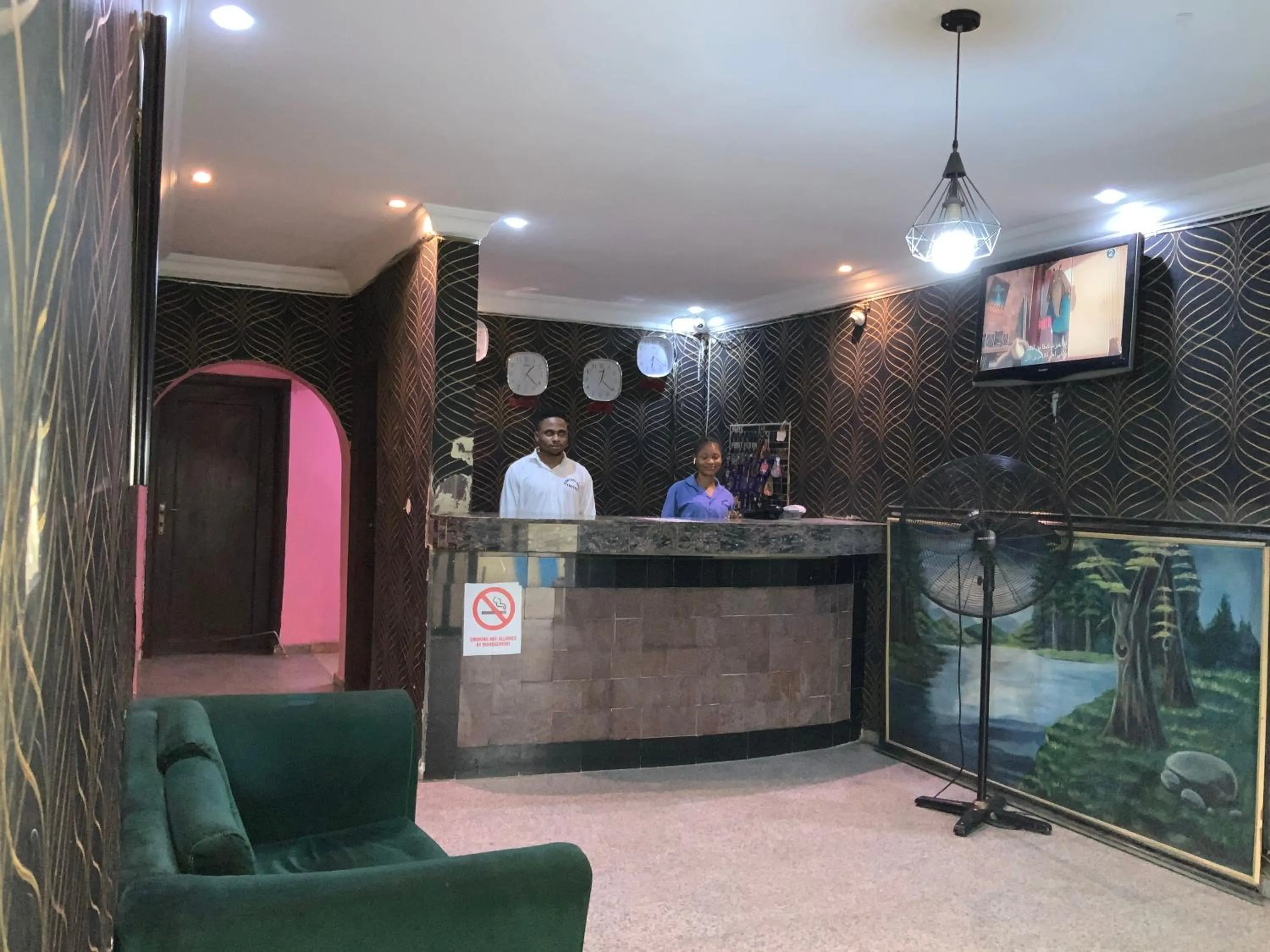 Lobby or reception in Senators Suites and Towers Hotel