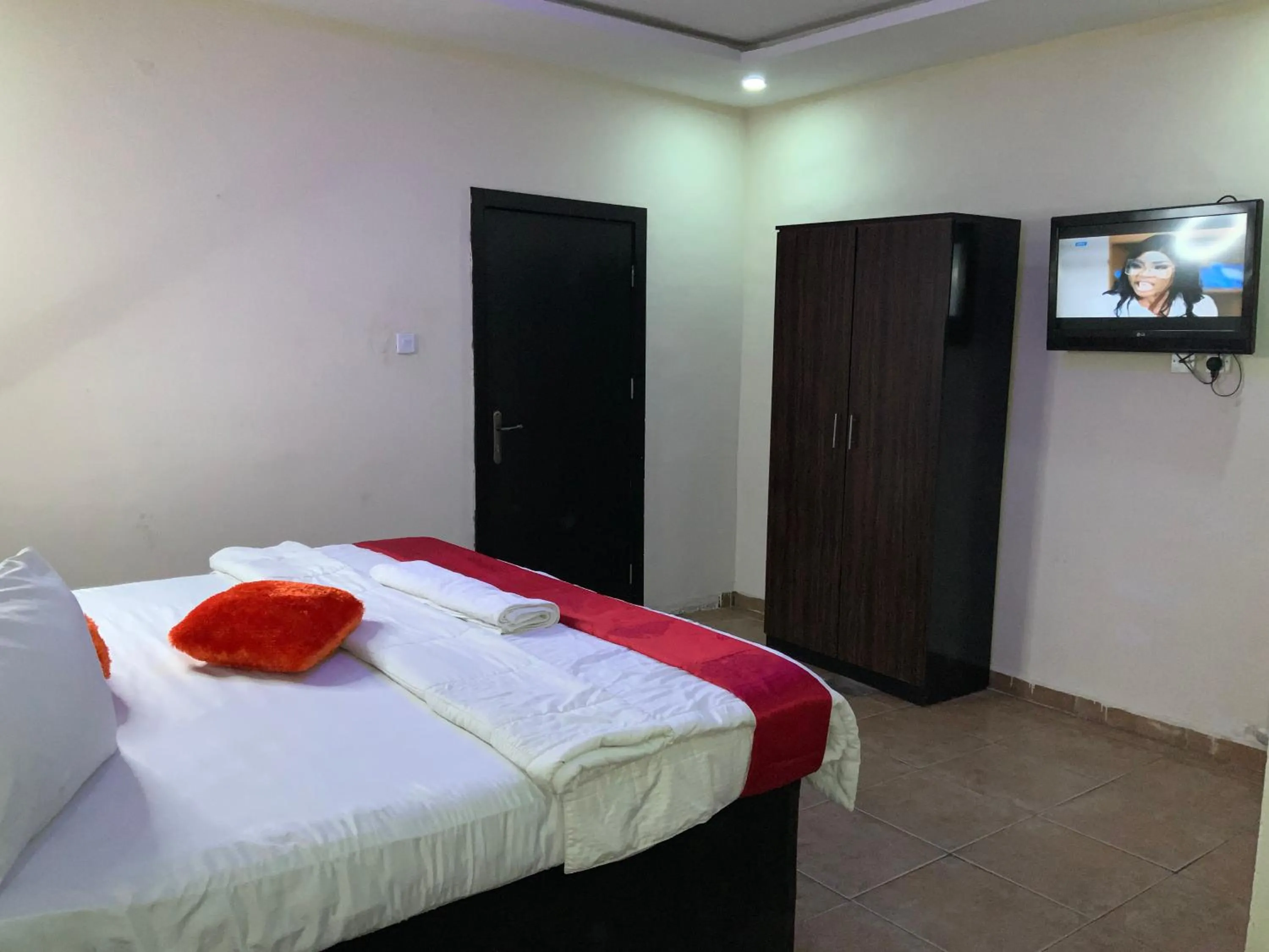 Senators Suites and Towers Hotel