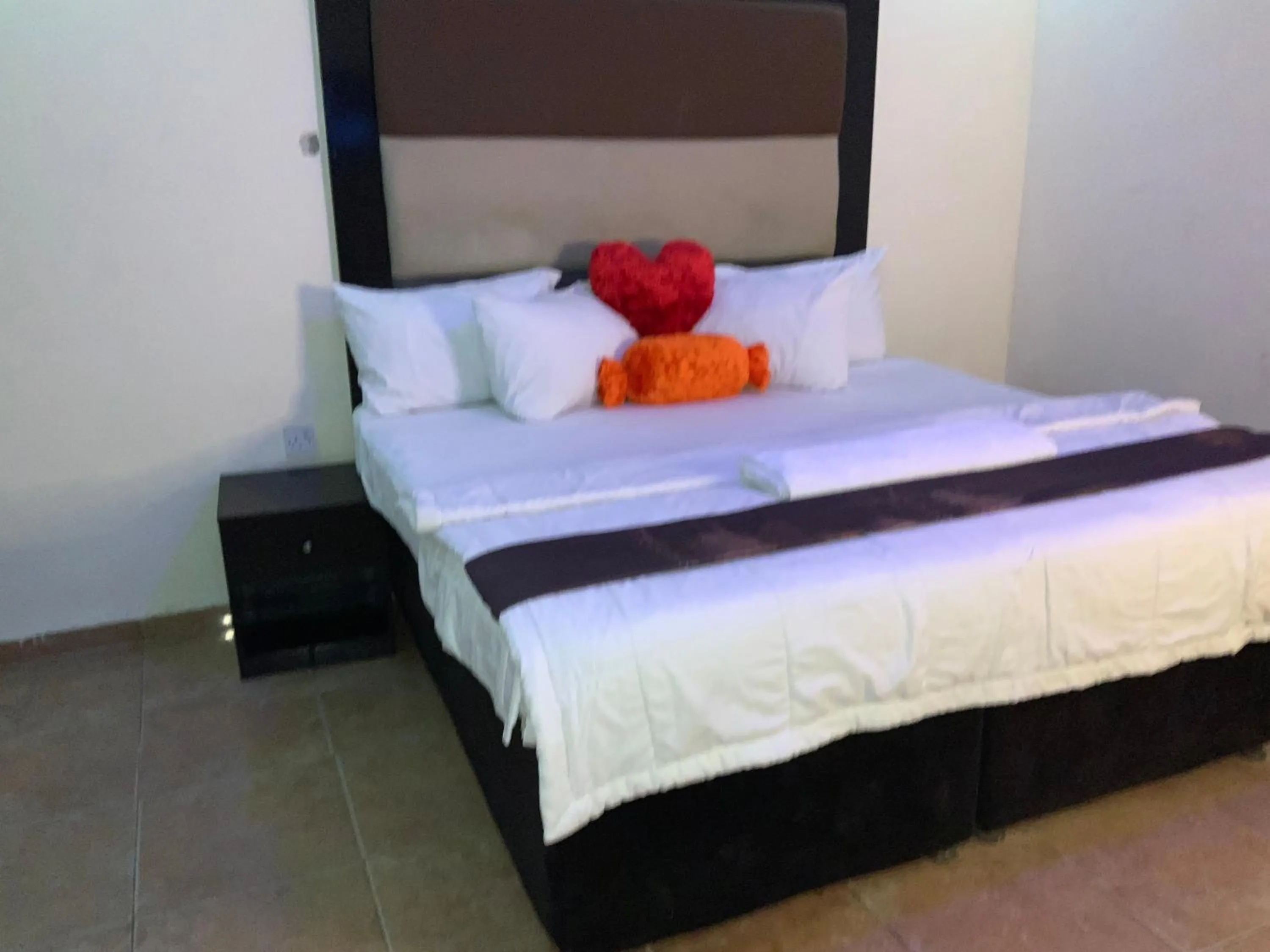 Senators Suites and Towers Hotel