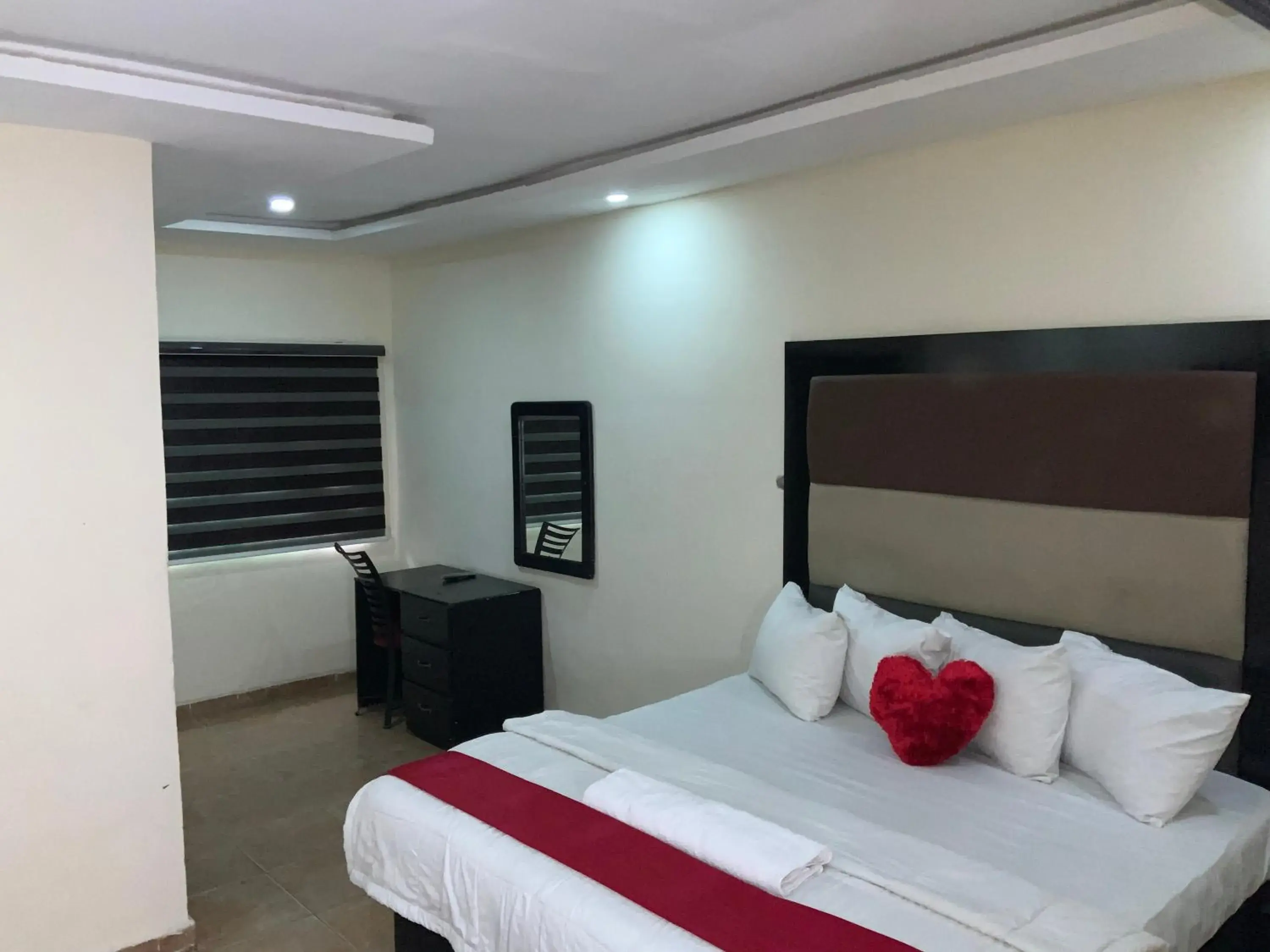 Senators Suites and Towers Hotel Senators Suites and Towers Hotel